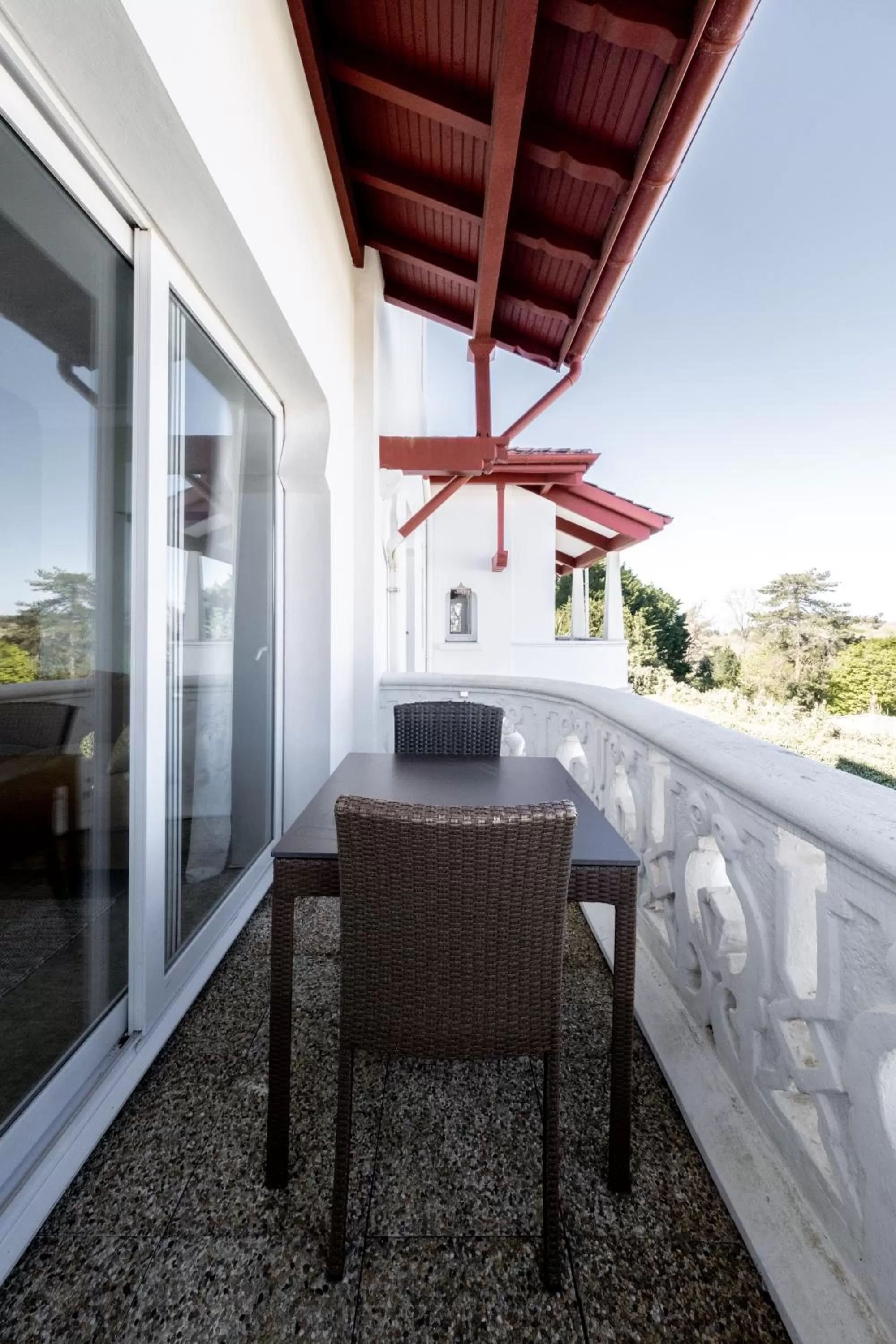 Balcony/Terrace in Résidence Chateau d'Acotz - Avec piscine à 600m des plages à Saint-Jean-de-Luz