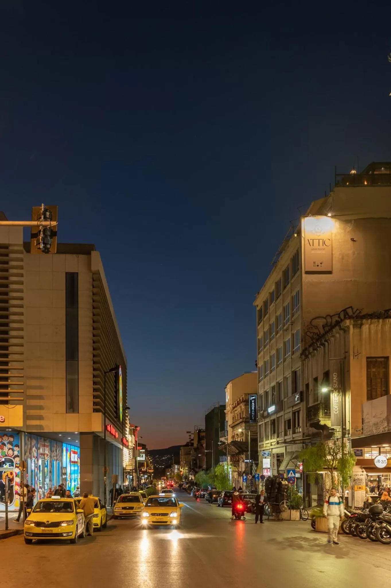 Night in LOFUS Bio-Suites