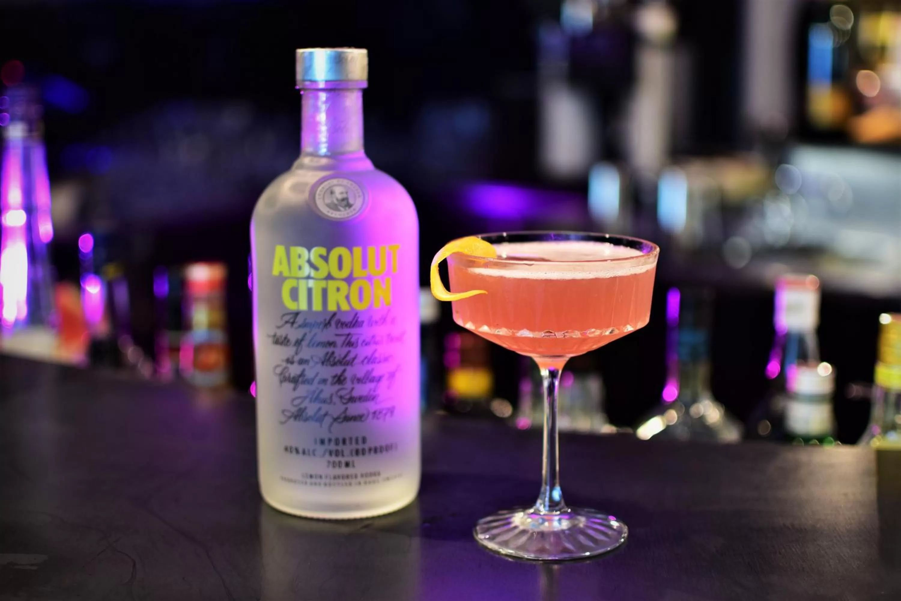 Lounge or bar in Holiday Inn Lübeck by IHG