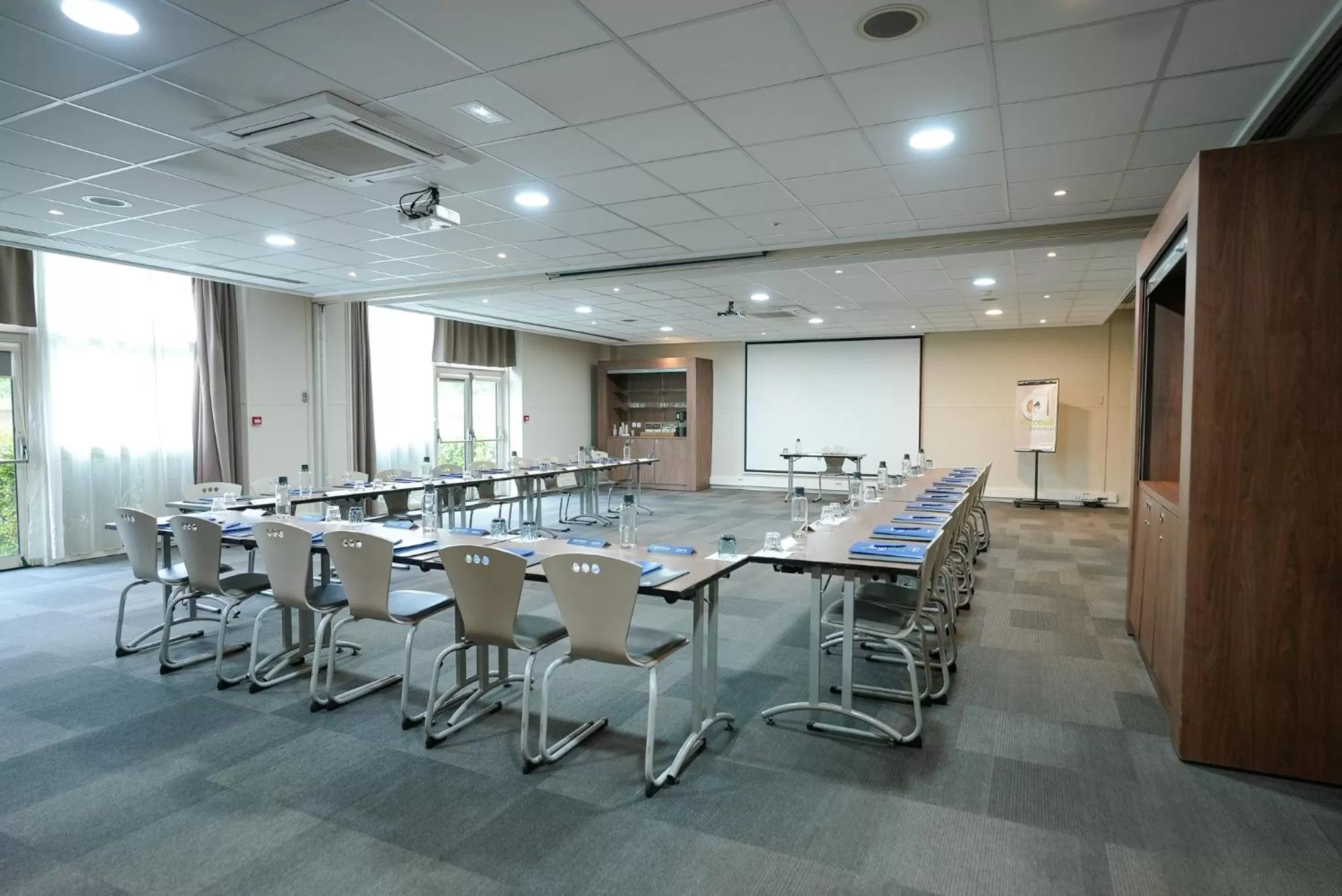 Meeting/conference room in Campanile Paris CDG Airport Villepinte