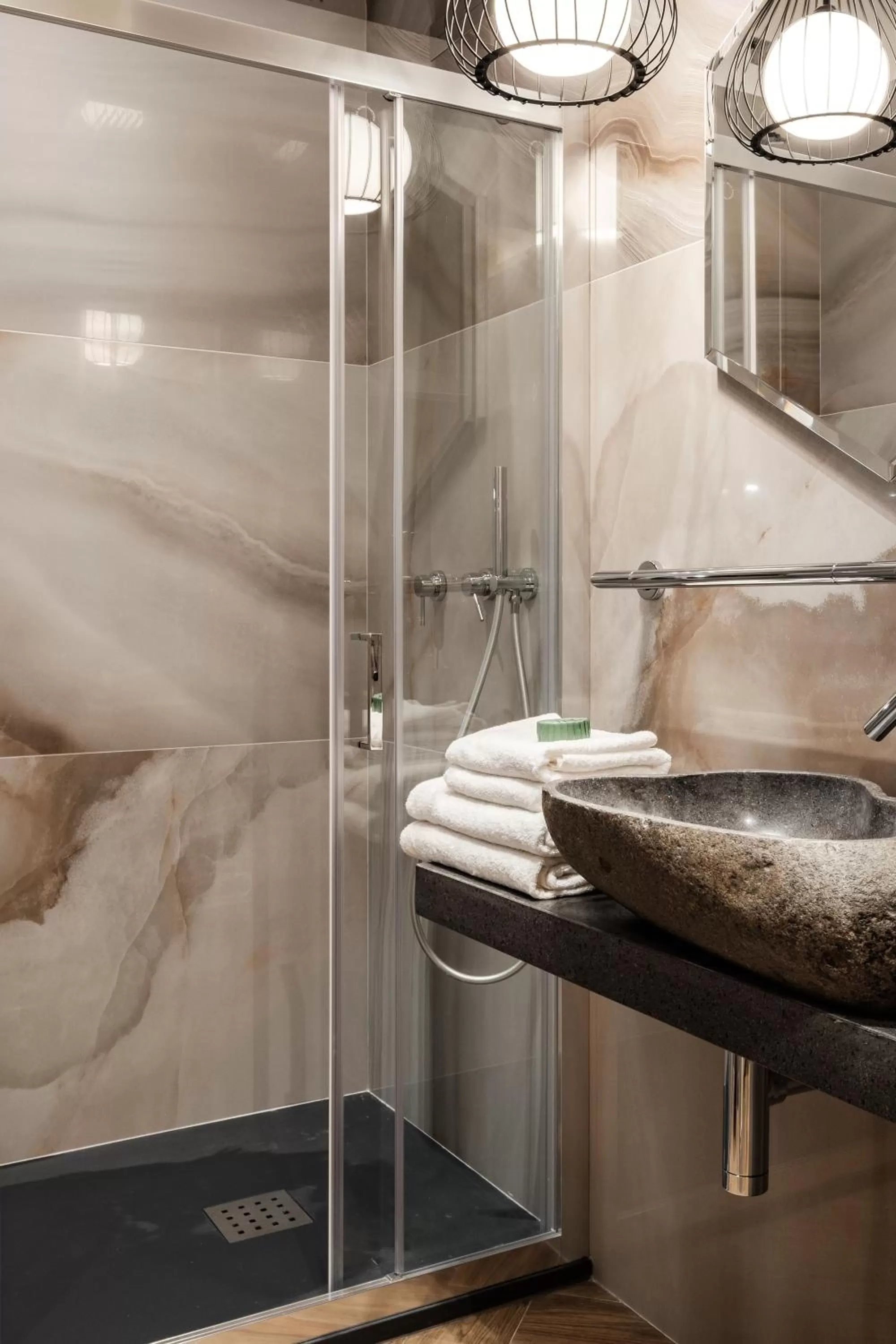 Shower in HPM Pjazza Merkanti - Boutique Living