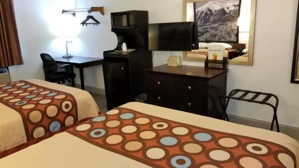 Super 8 by Wyndham Limon