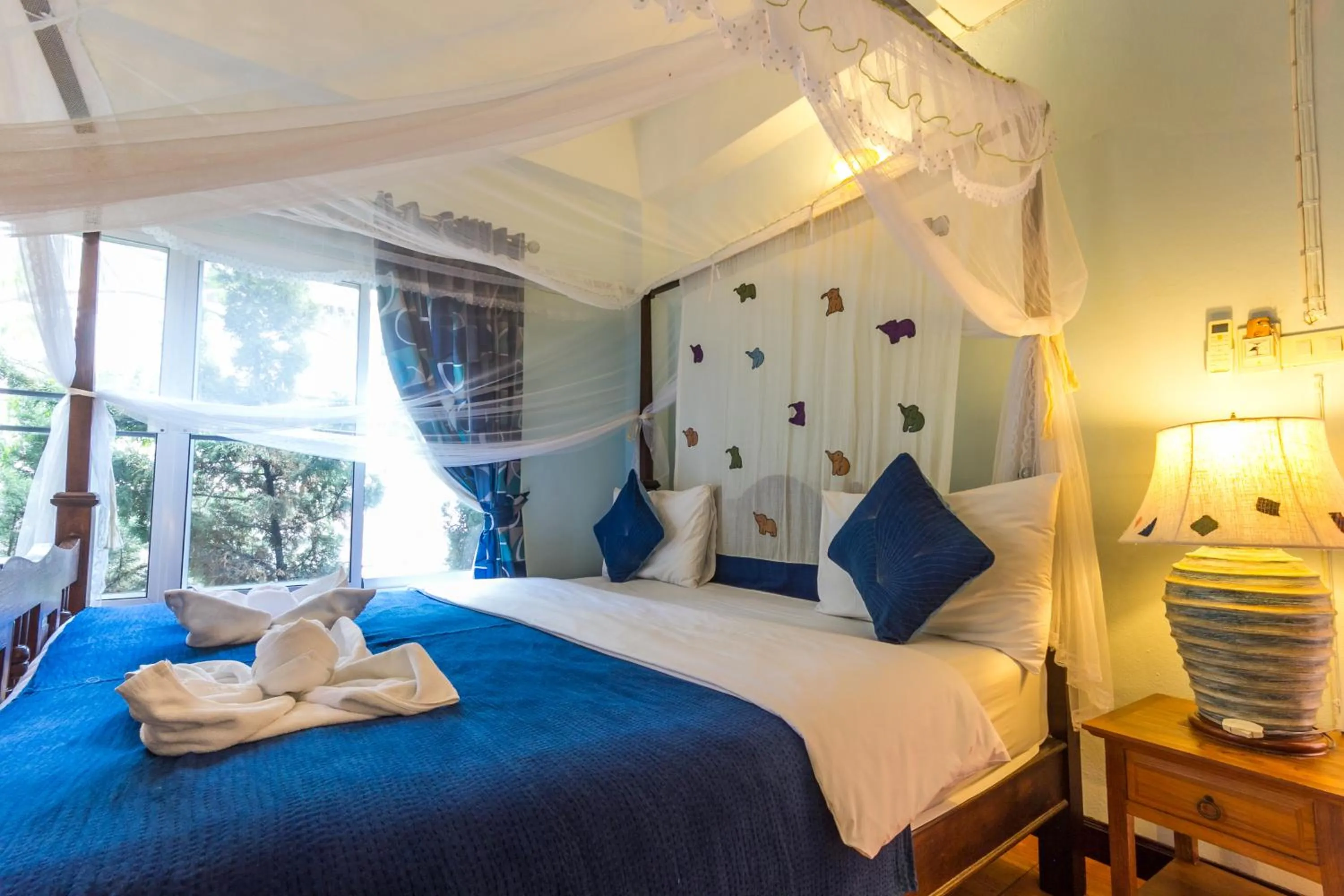 Double Room in Changmoi House (Little Village)