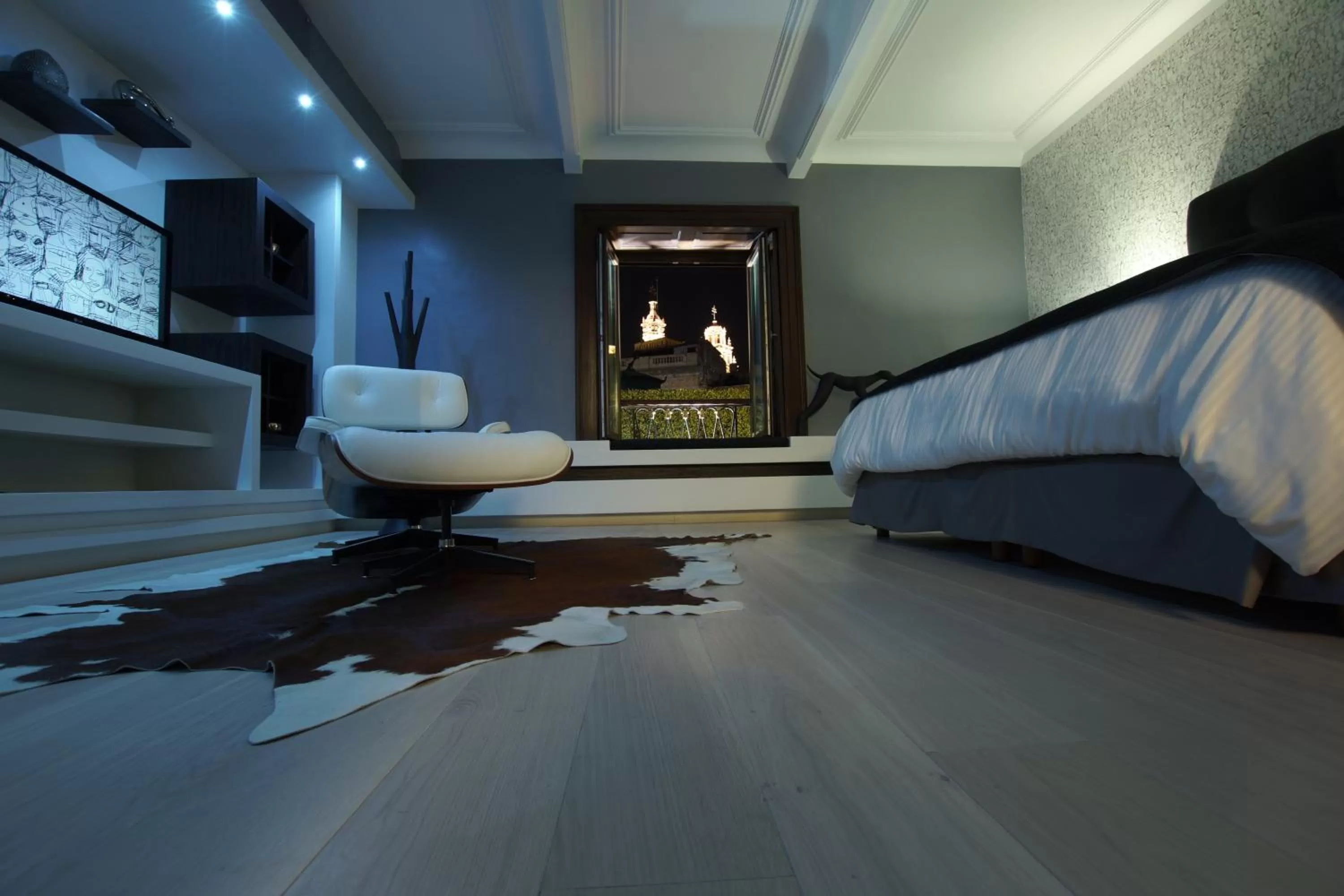 Photo of the whole room, Bed in 1850 Hotel Boutique