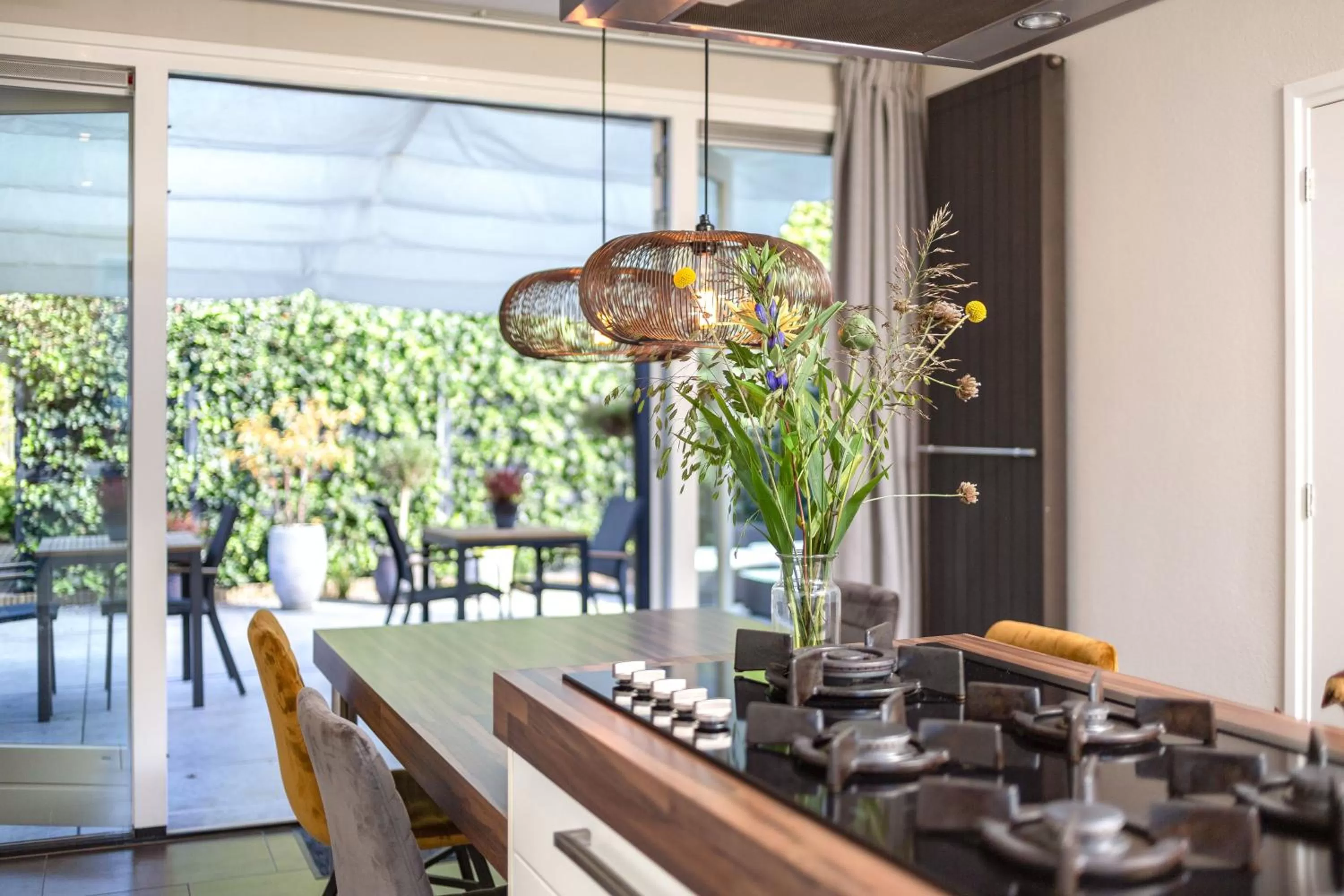Dining area in B&B De Mansarde