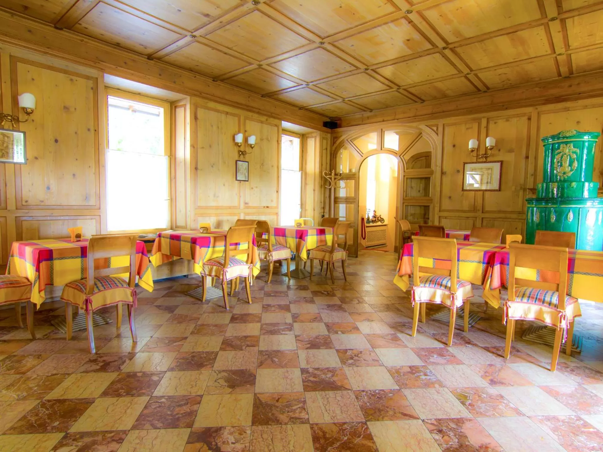 Restaurant/places to eat in Hotel Colonne