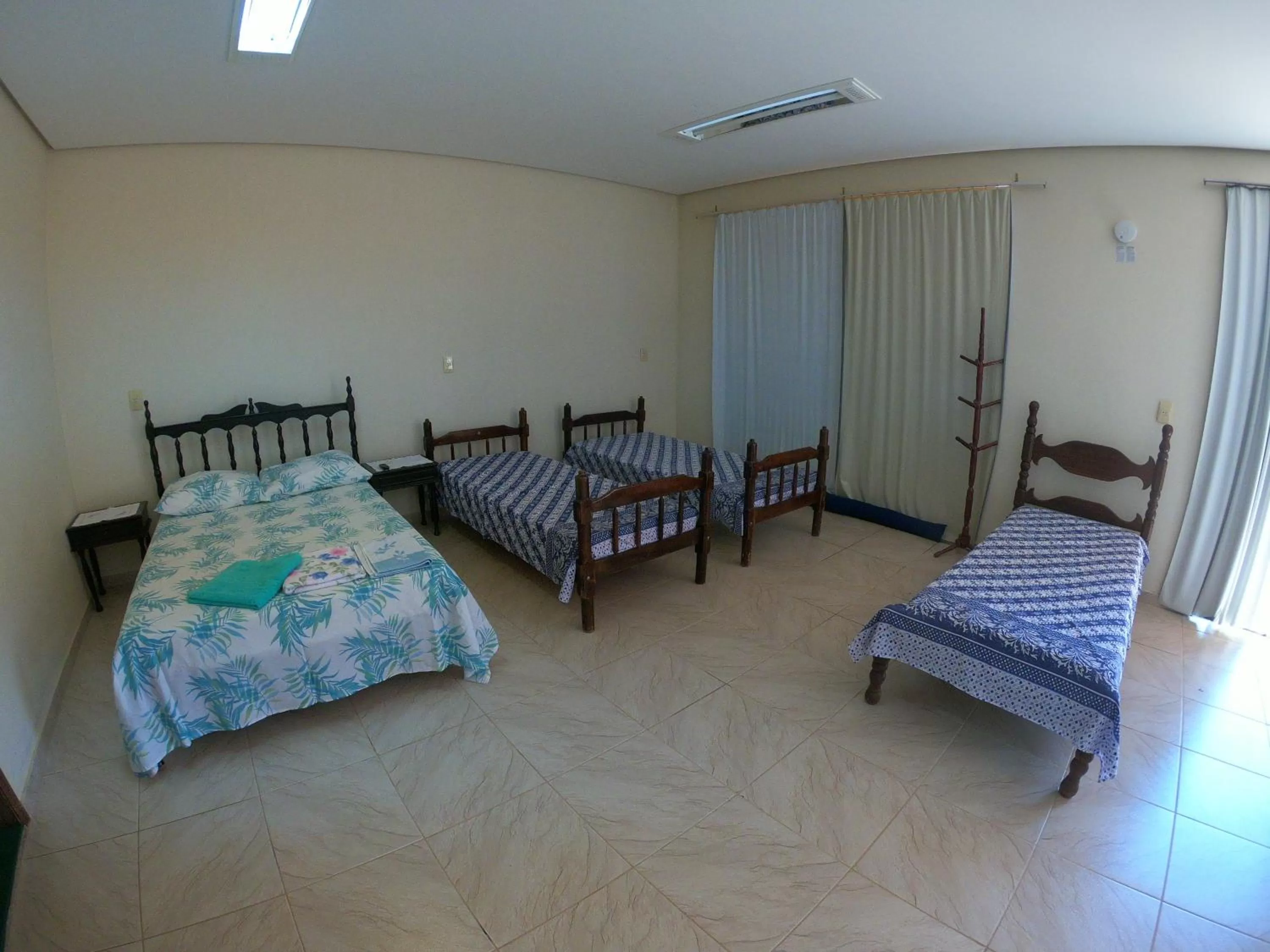 Photo of the whole room, Bed in Suíte na Canastra