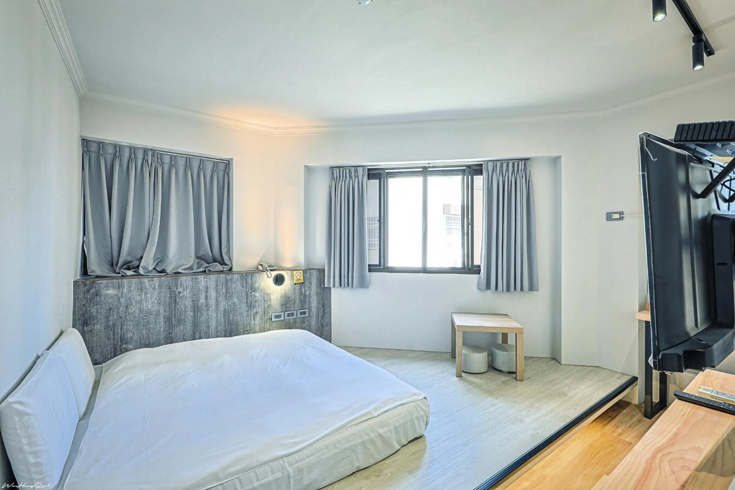 Photo of the whole room, Bed in 亞馨文旅 近東大門夜市 有免費停車場 可自助入住