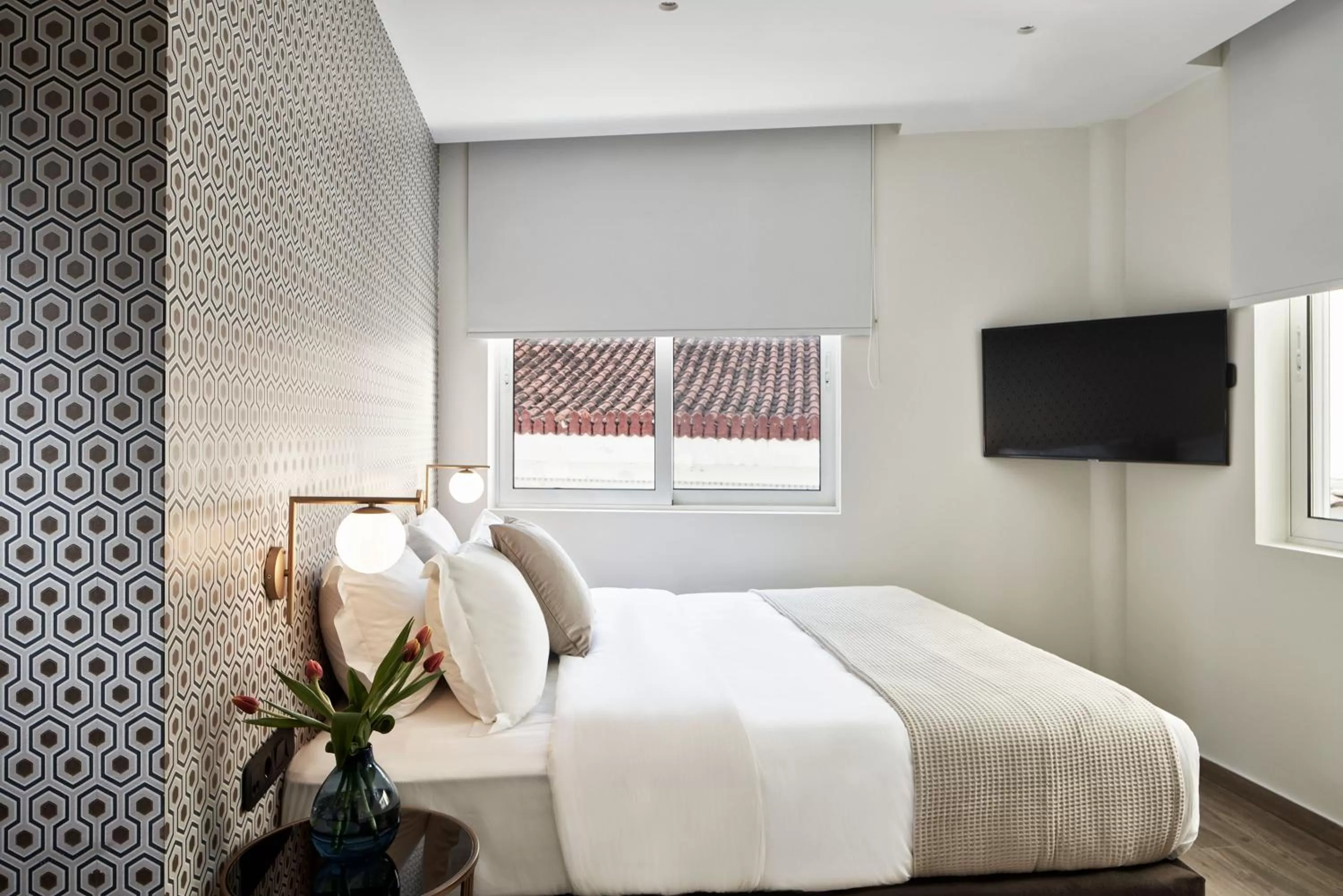 Photo of the whole room, Bed in Athens4