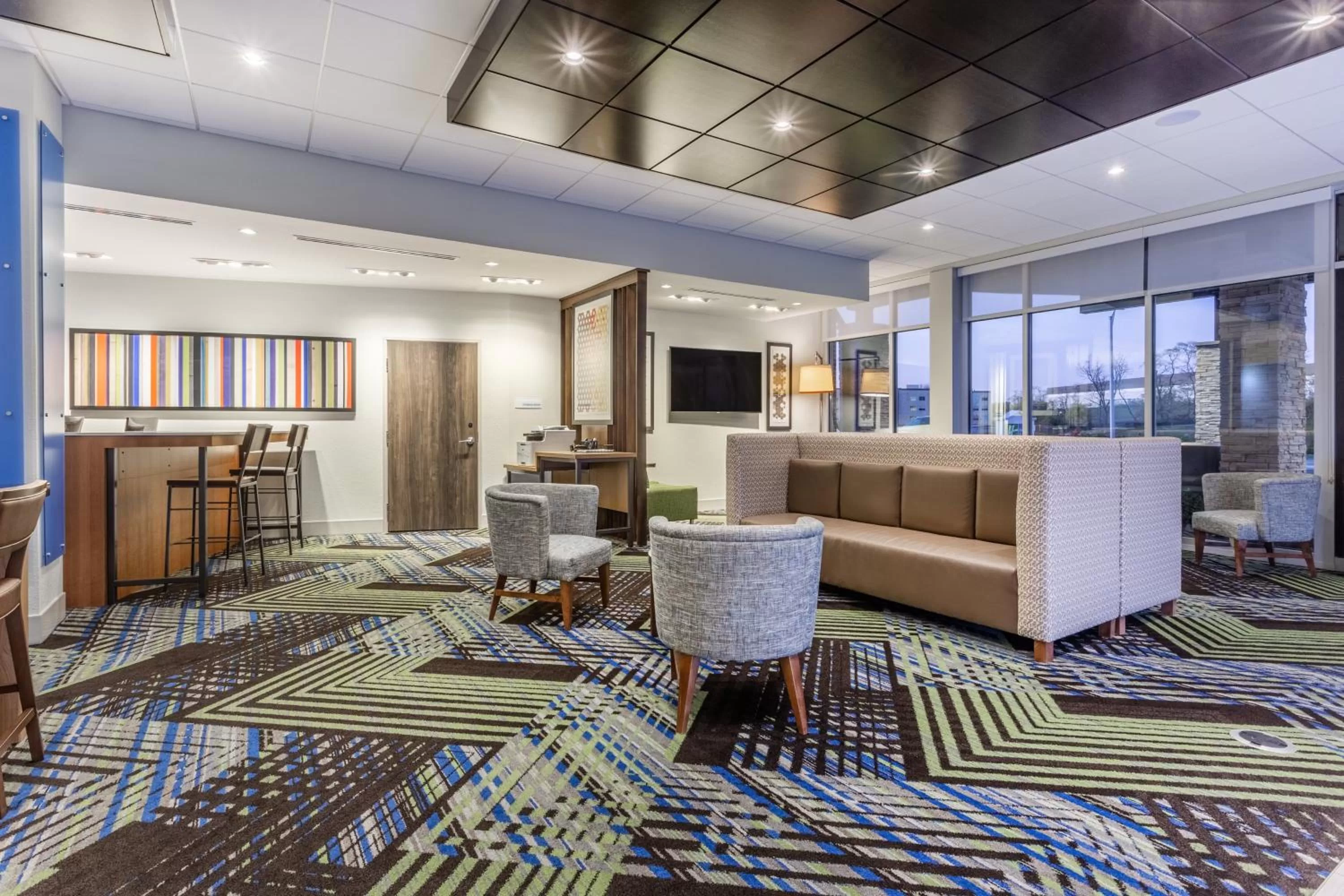 Property building in Holiday Inn Express & Suites - Florence - Cincinnati Airport by IHG