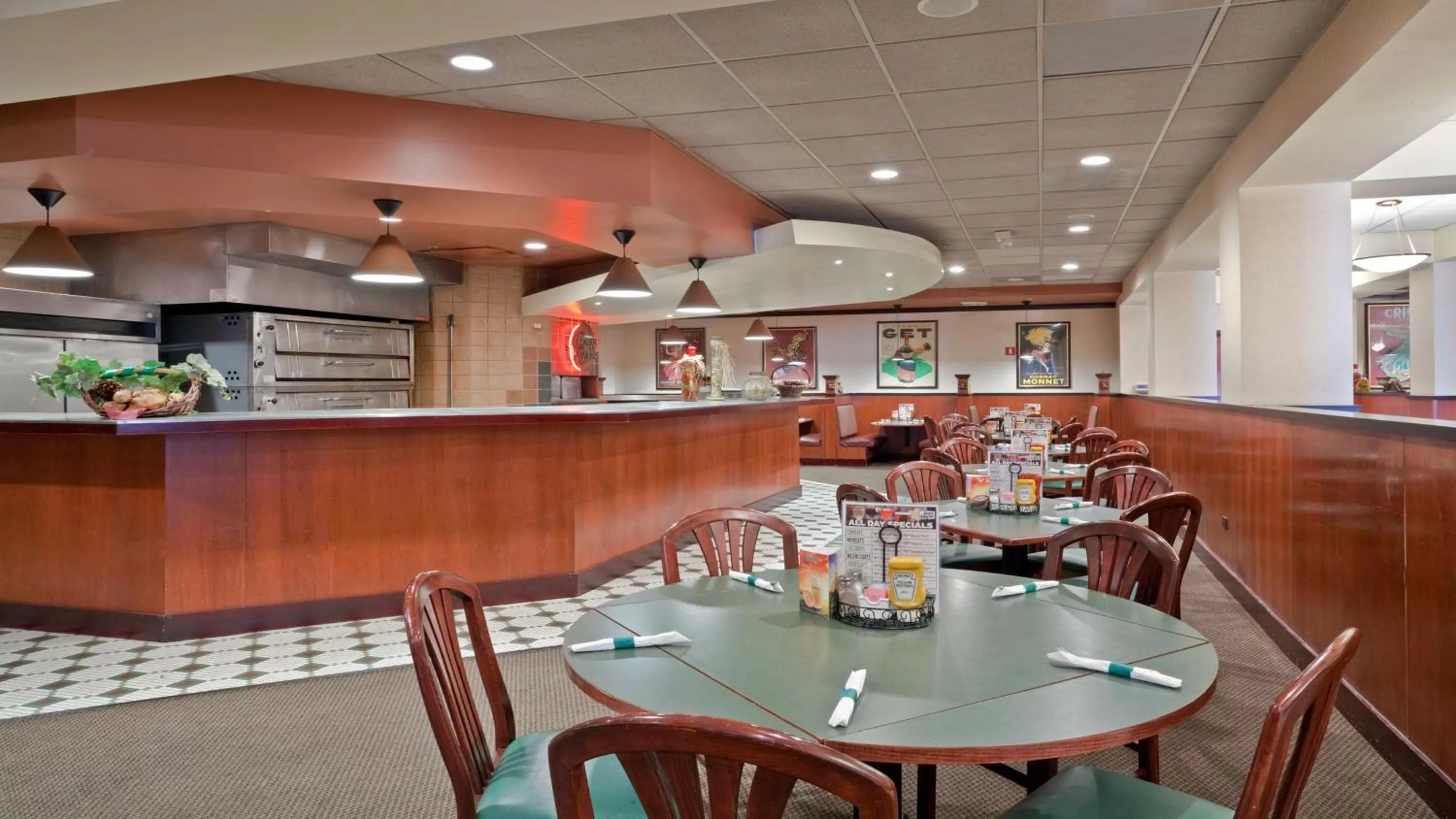 Restaurant/places to eat in Holiday Inn Hotel & Suites Overland Park-West by IHG