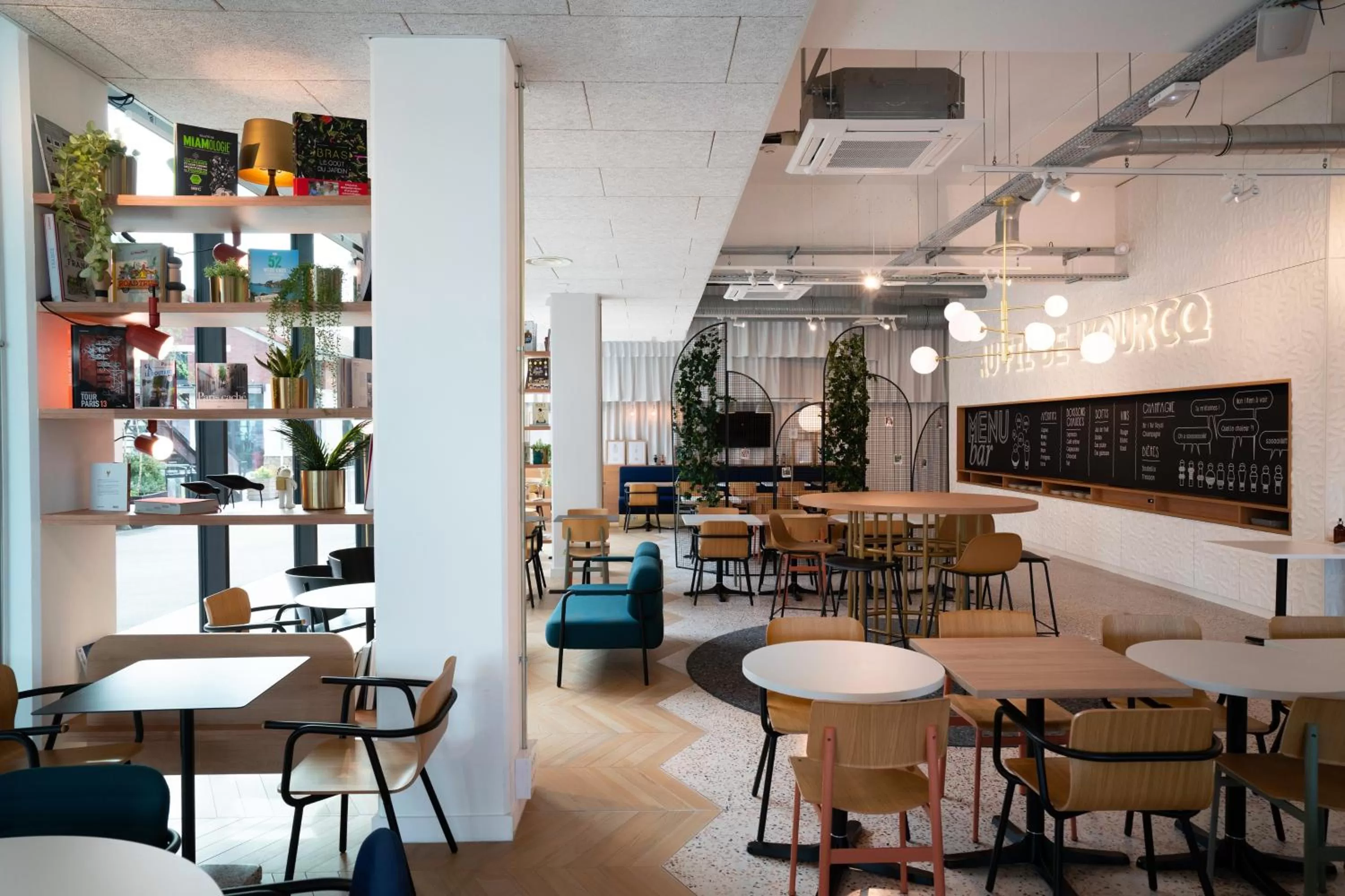 Lobby or reception in ibis Styles Paris Romainville