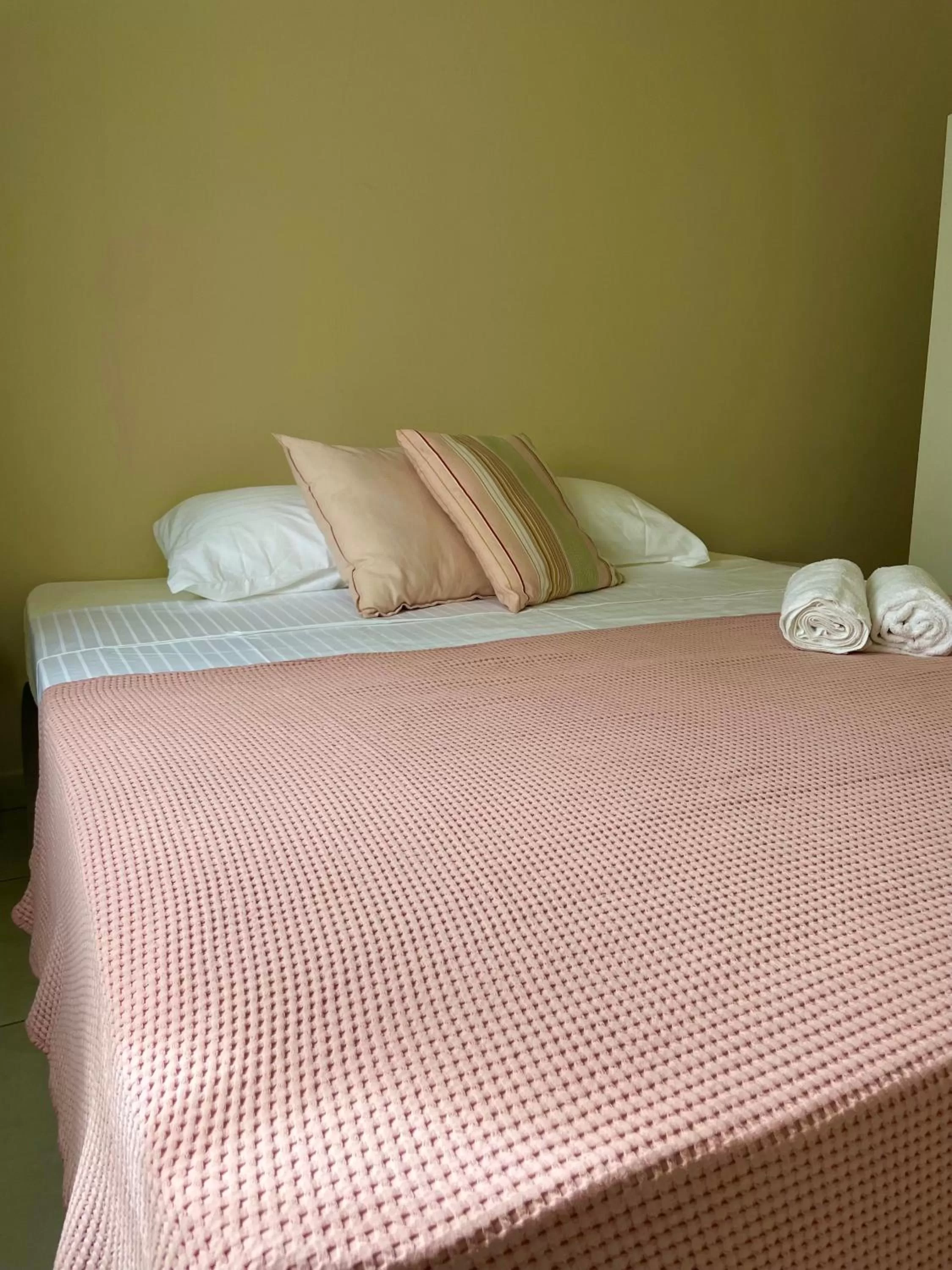 Bedroom, Bed in Montana Eco Resort