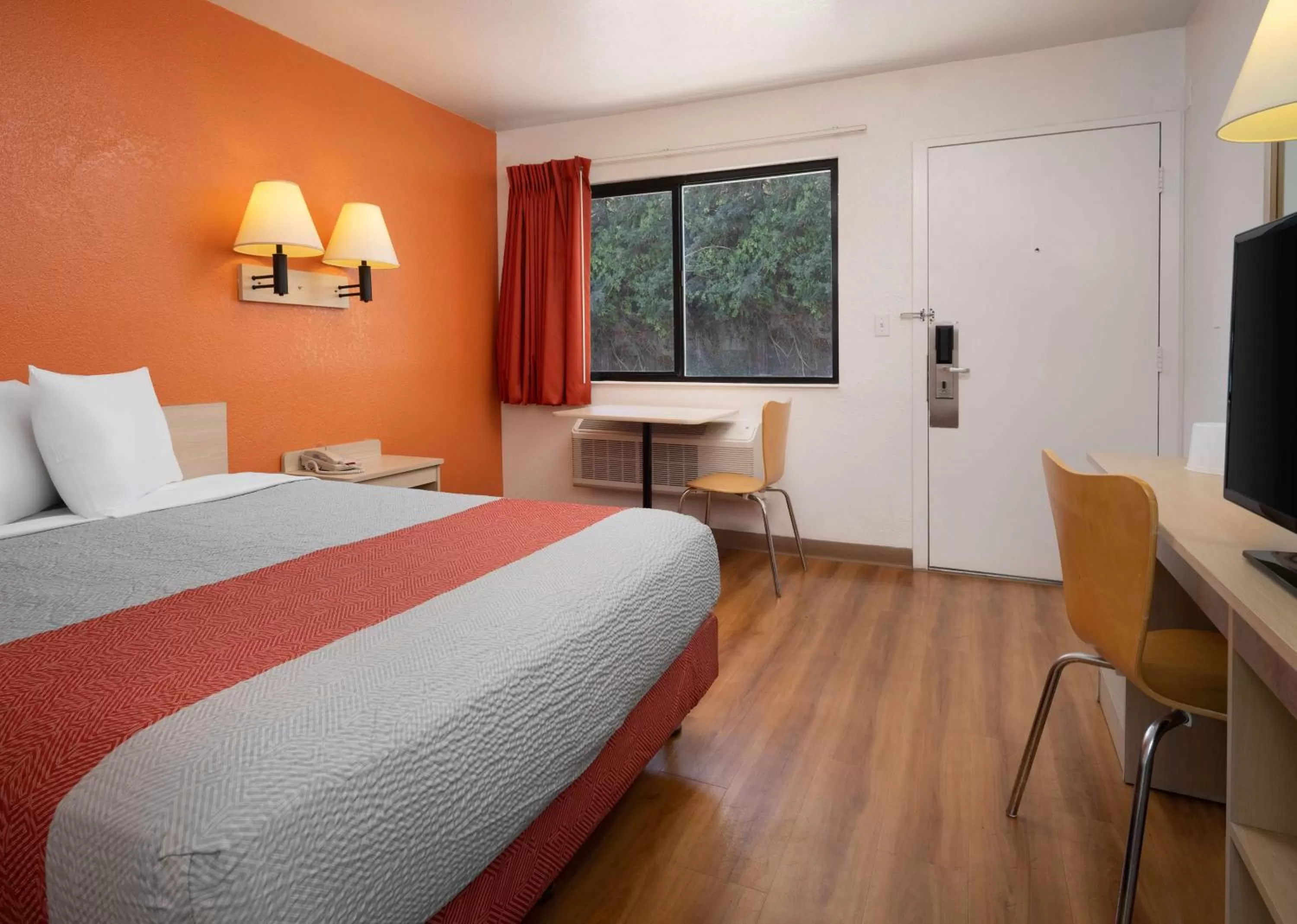 Photo of the whole room in Motel 6-San Luis Obispo, CA - North