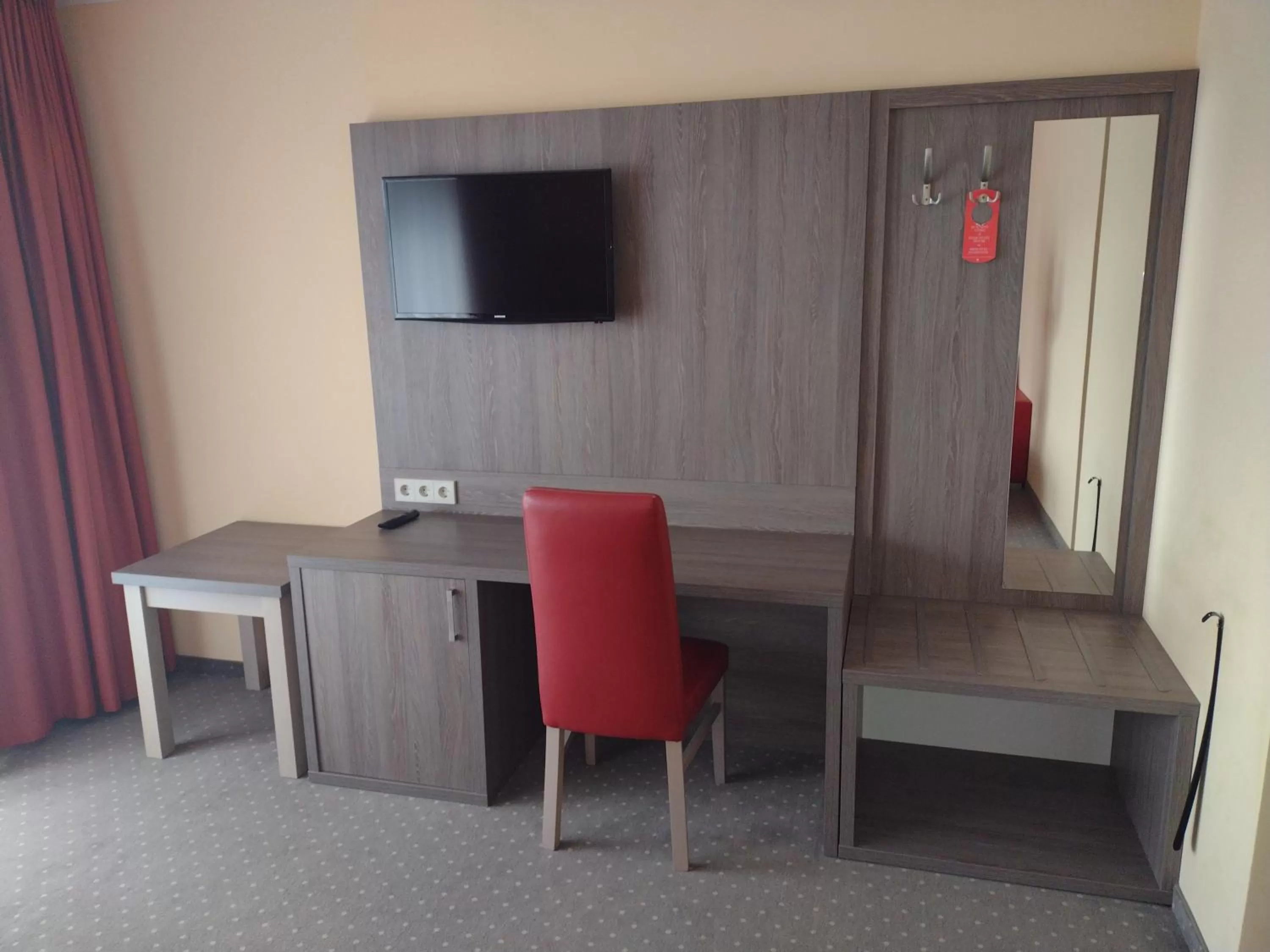 Communal lounge/ TV room, TV/Entertainment Center in Hotel Waldblick