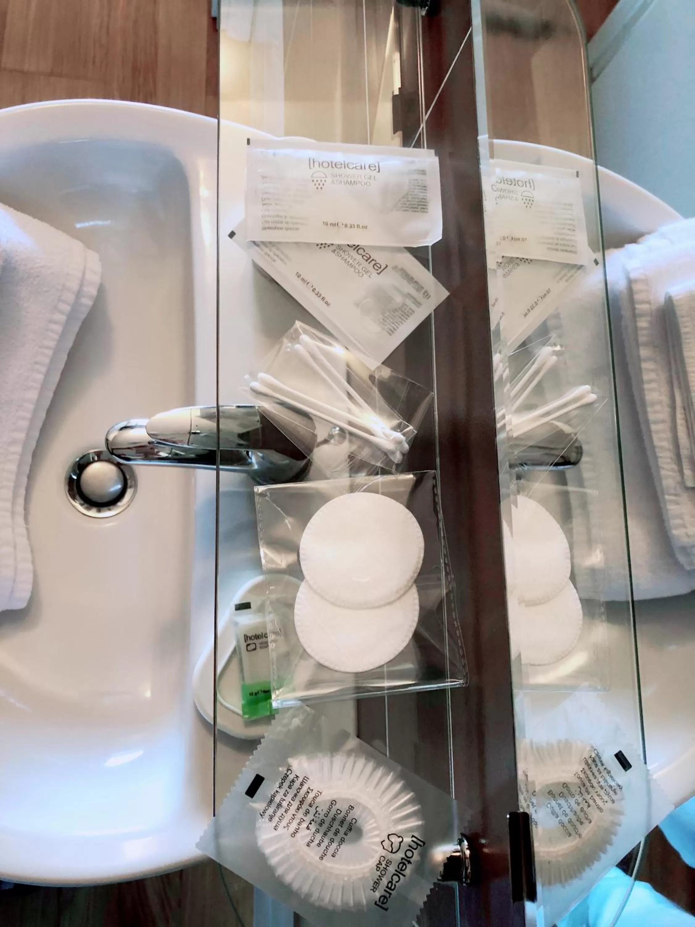 Shower in B&B in Piazzetta