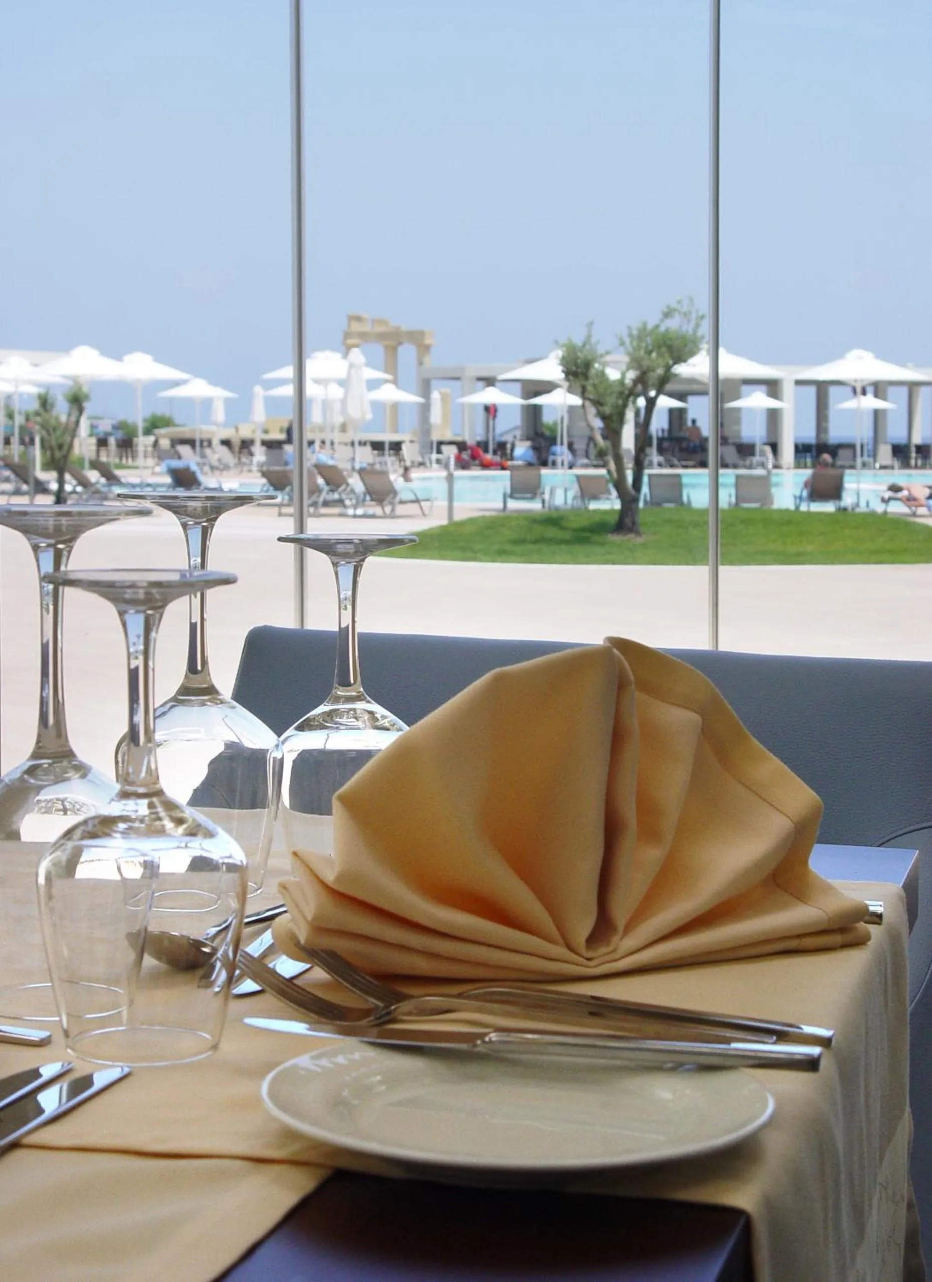 Restaurant/places to eat in Apollo Blue