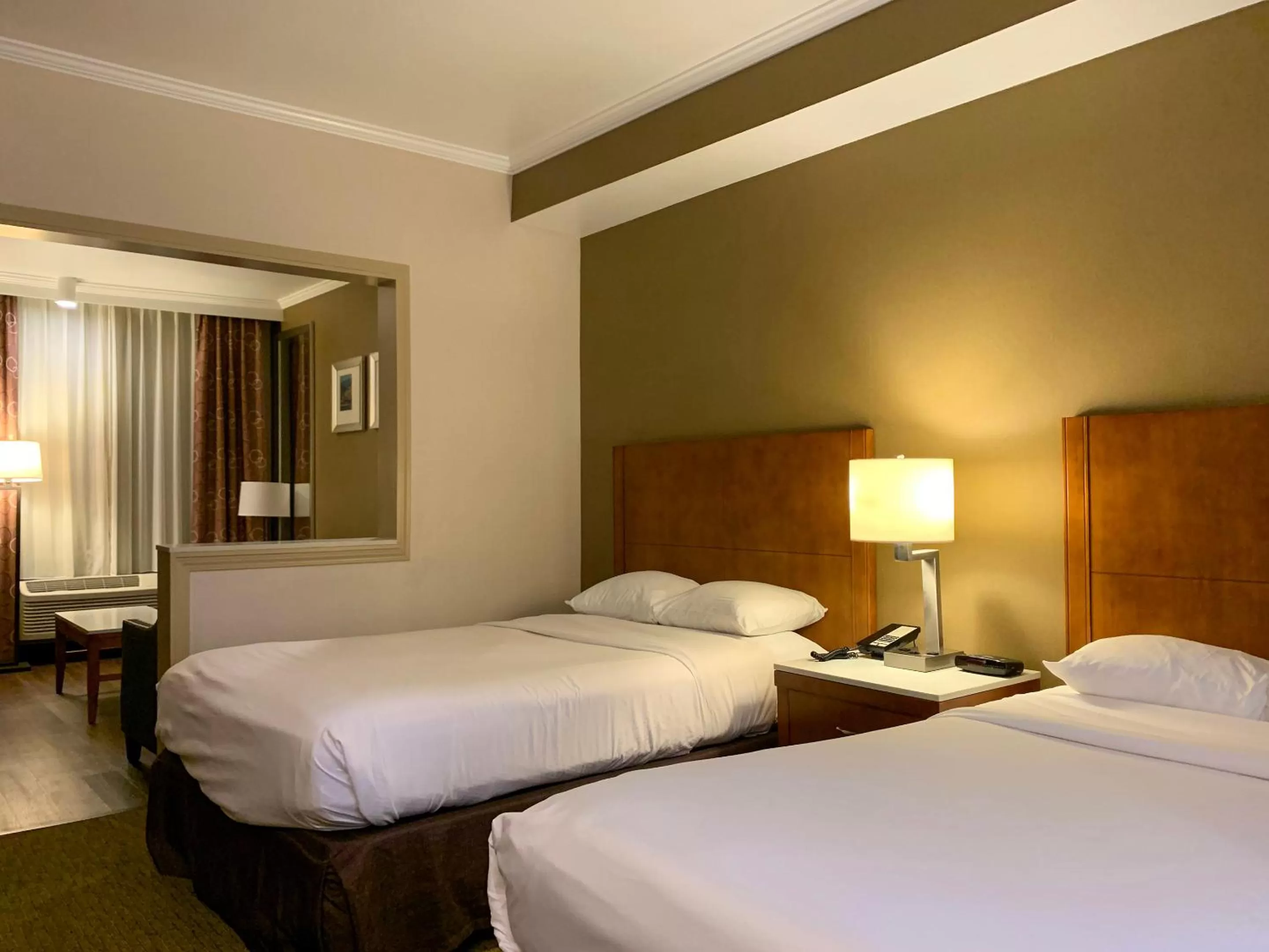 Bed in MainStay Suites Orange County John Wayne Airport