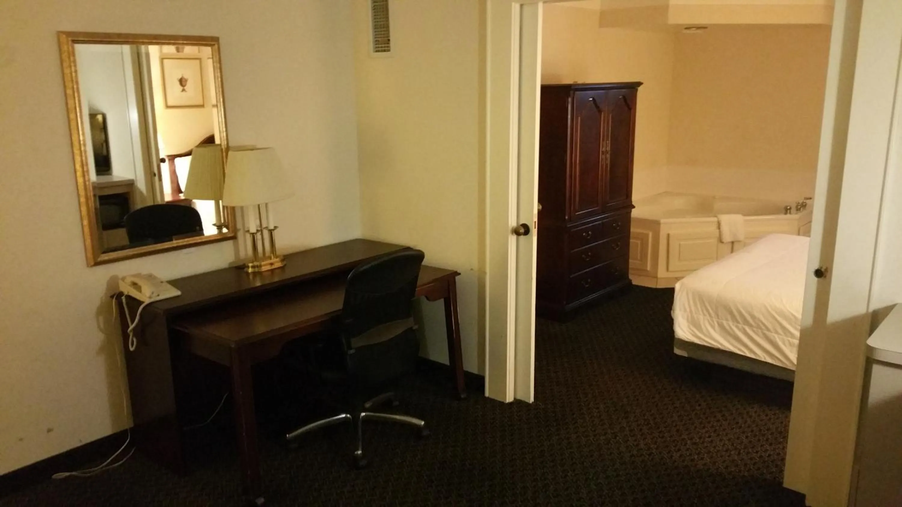 Other, Bed in Imperial Swan Hotel and Suites Lakeland