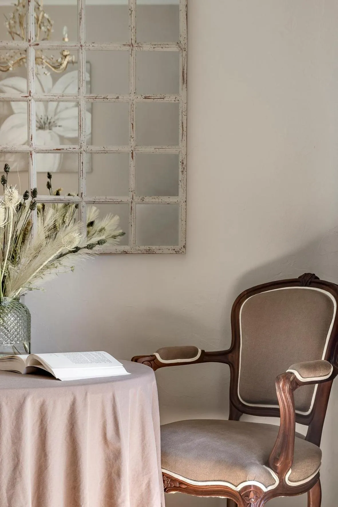 Seating area in Hôtel la Magnaneraie