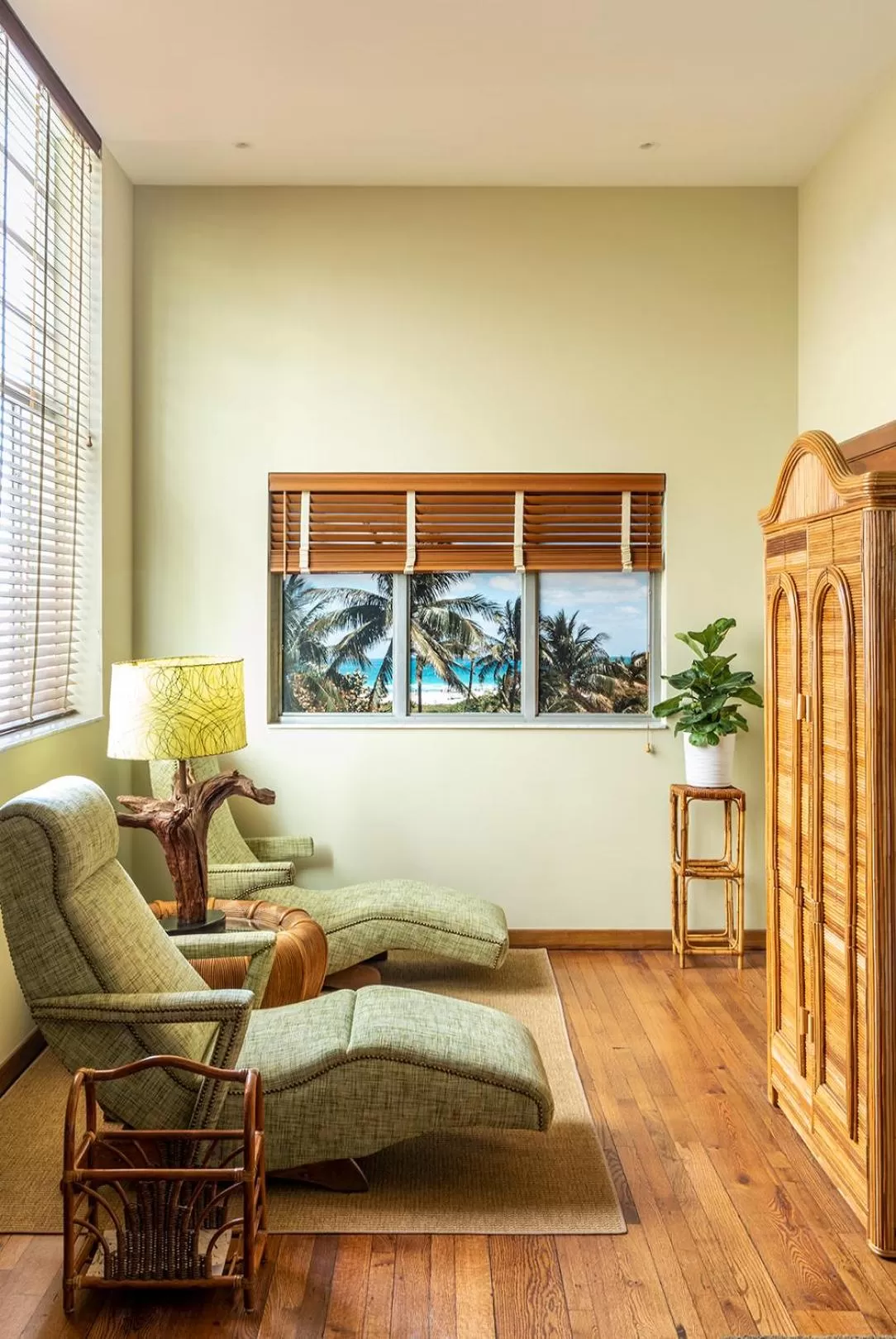 Seating area in Pelican Hotel