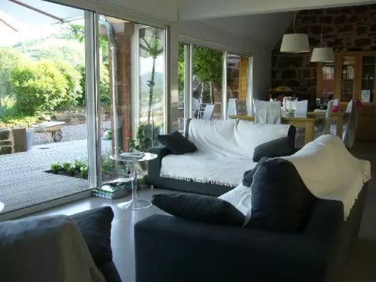 Lounge or bar in Chambre d'Hotes Le Ponsonnet