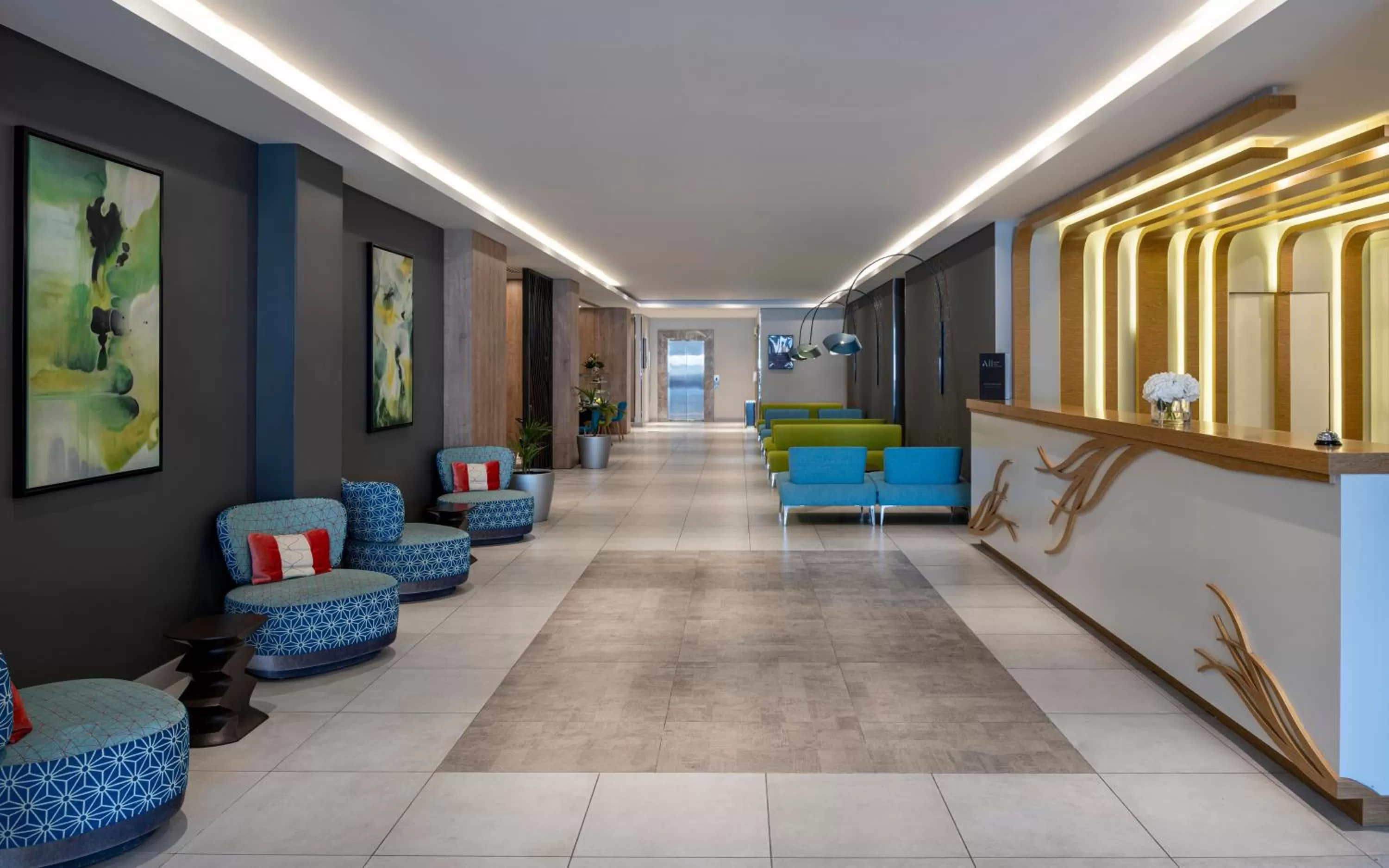 Lobby or reception in Adagio Aparthotel Jeddah Malik Road