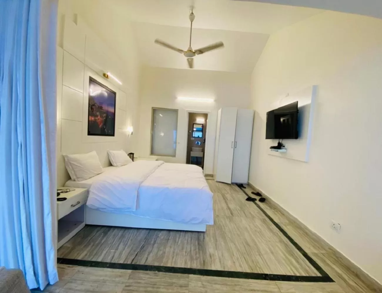 Bedroom, Bed in Hotel Diamond, Mussoorie