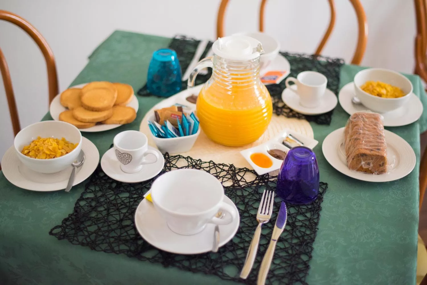 Continental breakfast in Bed & Chic bed & breakfast