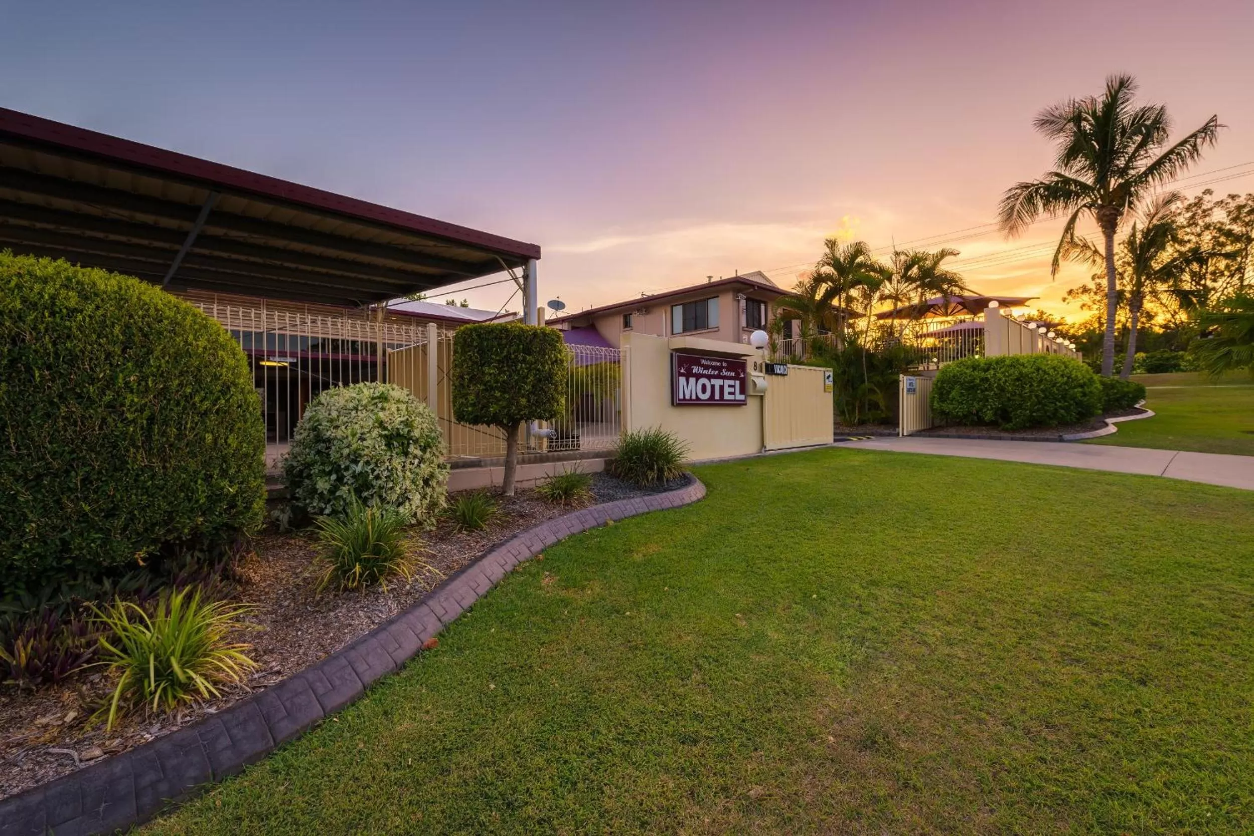 Property building in Winter Sun Motel
