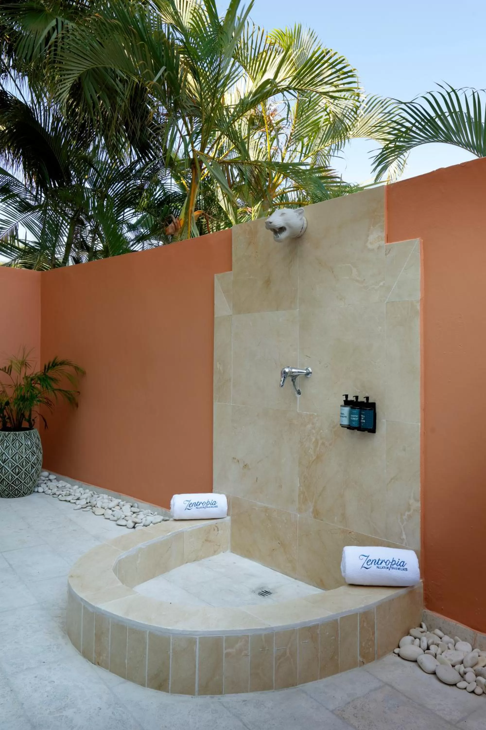 Shower in Grand Palladium Jamaica Resort & Spa All Inclusive