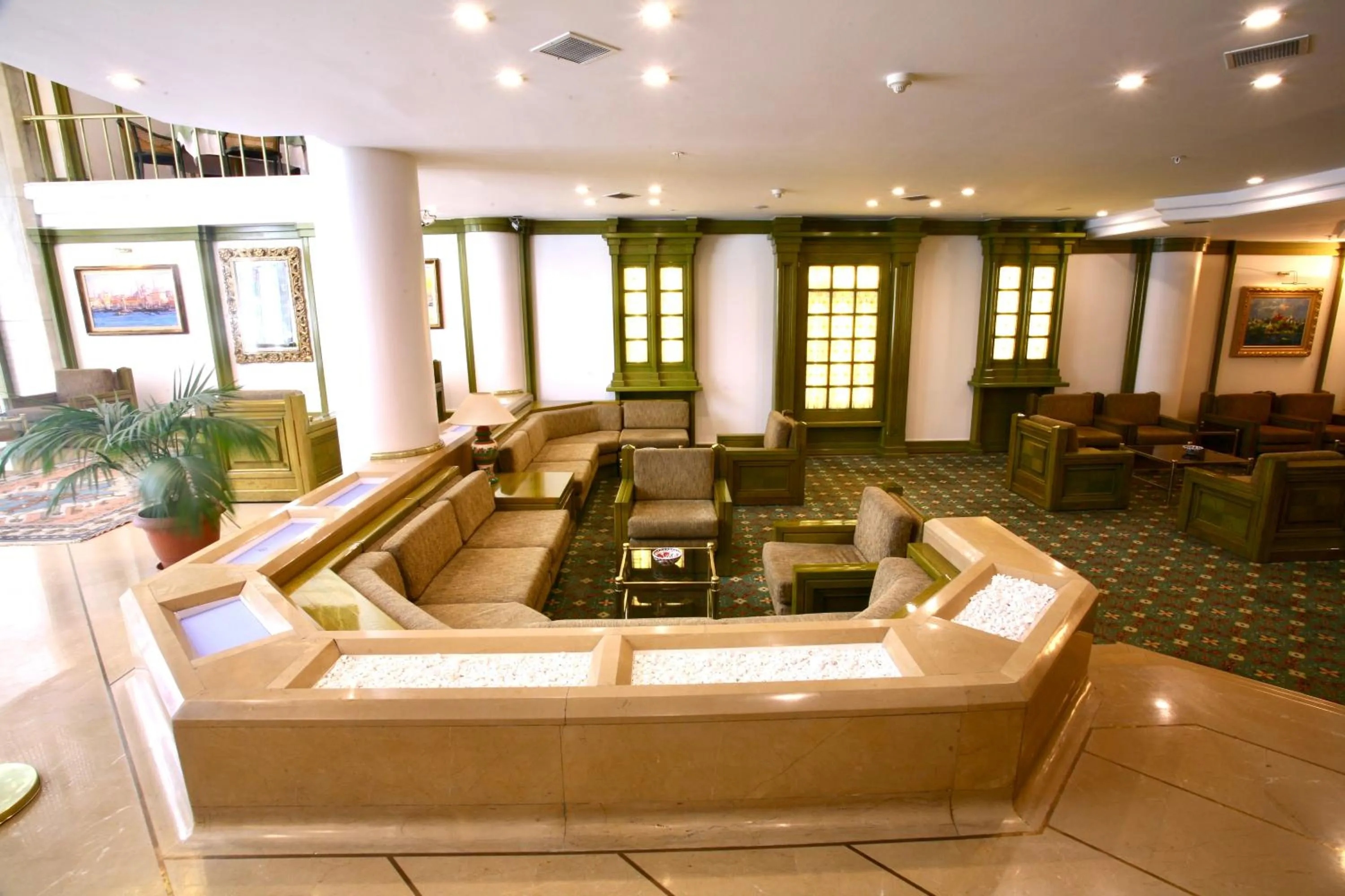 Lobby or reception in Istanbul Royal Hotel