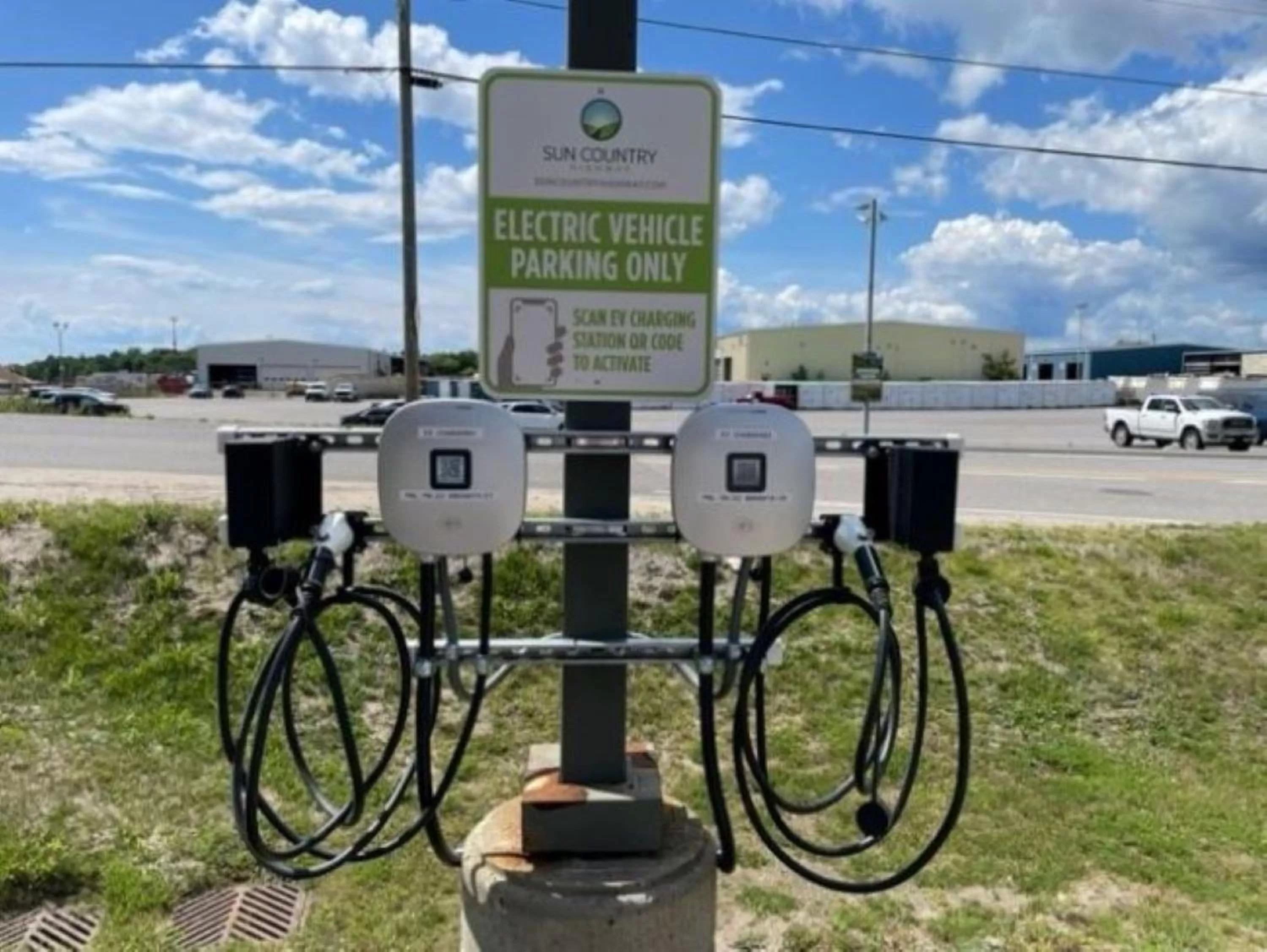 Parking in Holiday Inn Express Hotel & Suites North Bay by IHG