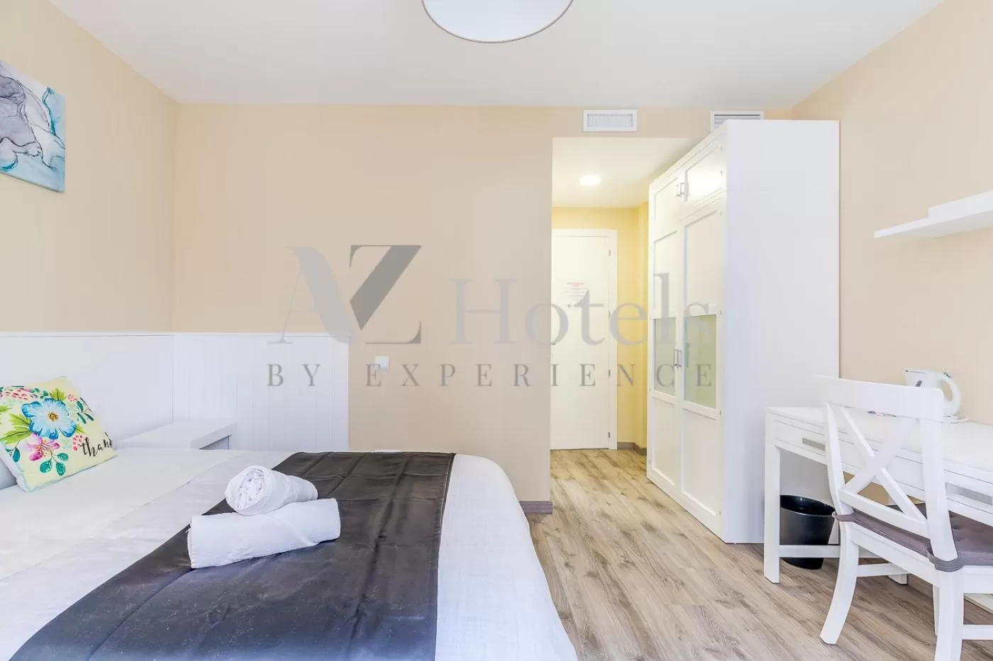 Photo of the whole room, Bed in AYZ Villegas - Auto check-in property