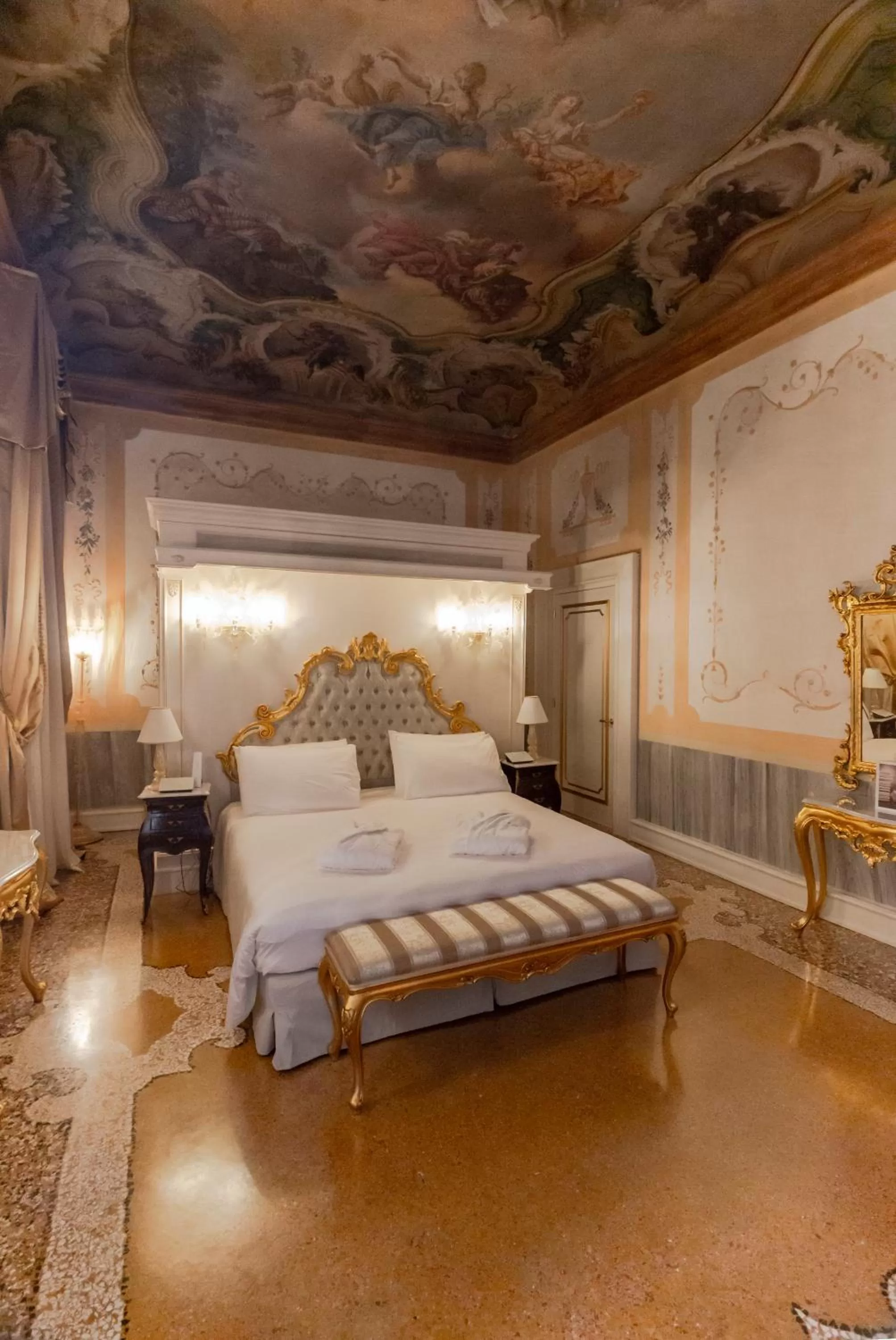 Bedroom, Bed in Ca' Bonfadini Historic Experience