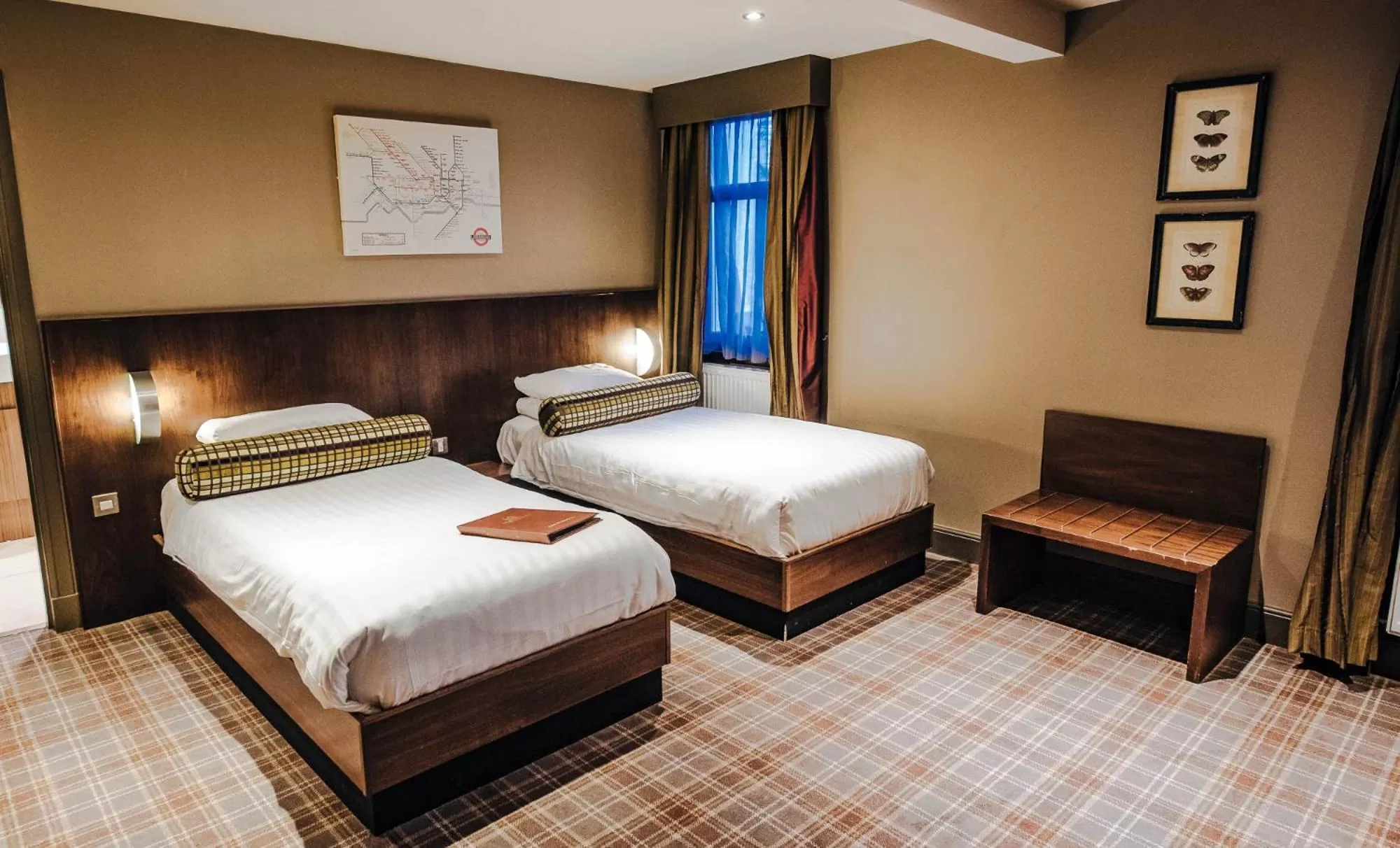 Bed in Lynnhurst Hotel