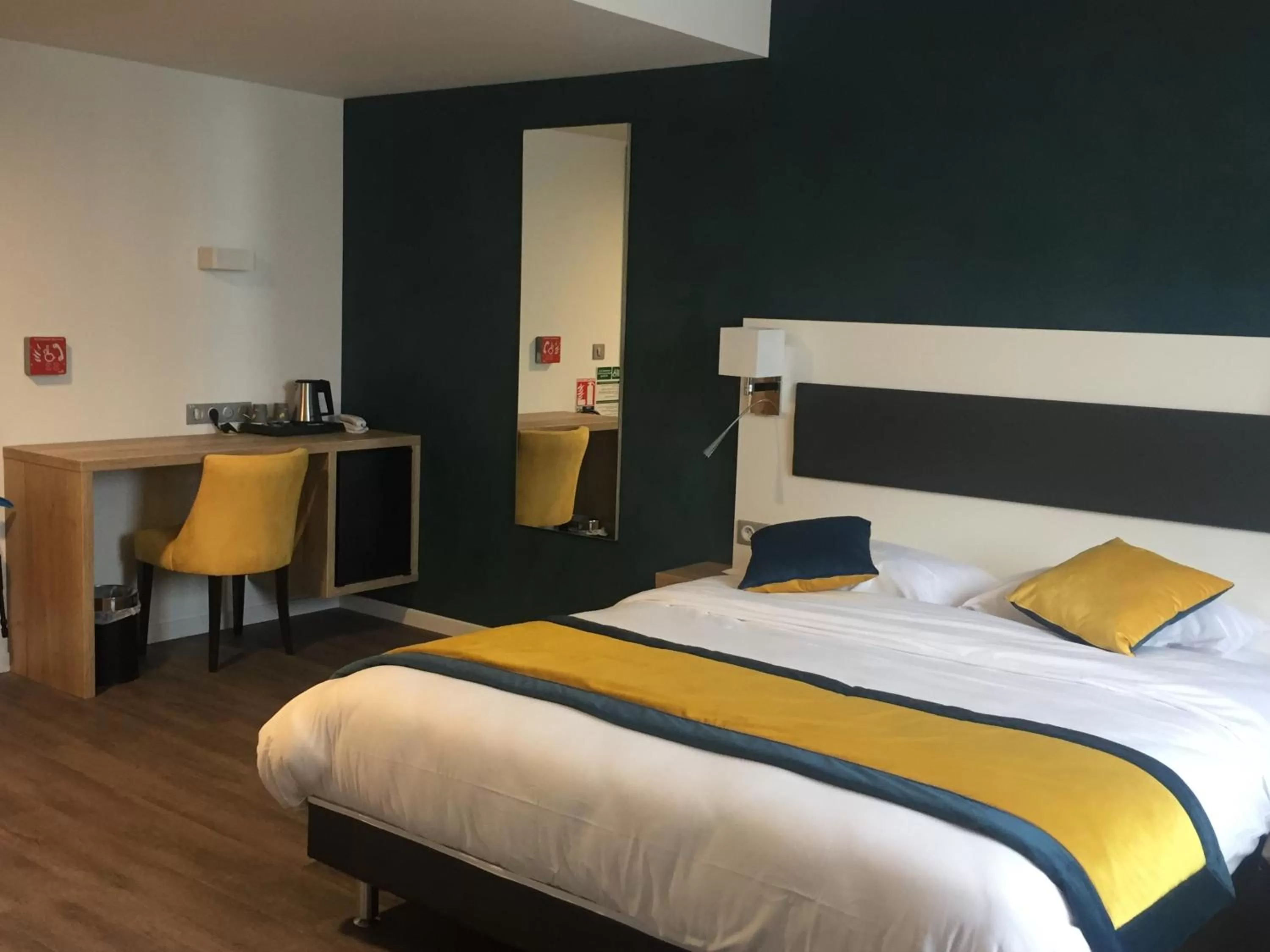 Bed in ATOLON PARK HOTEL