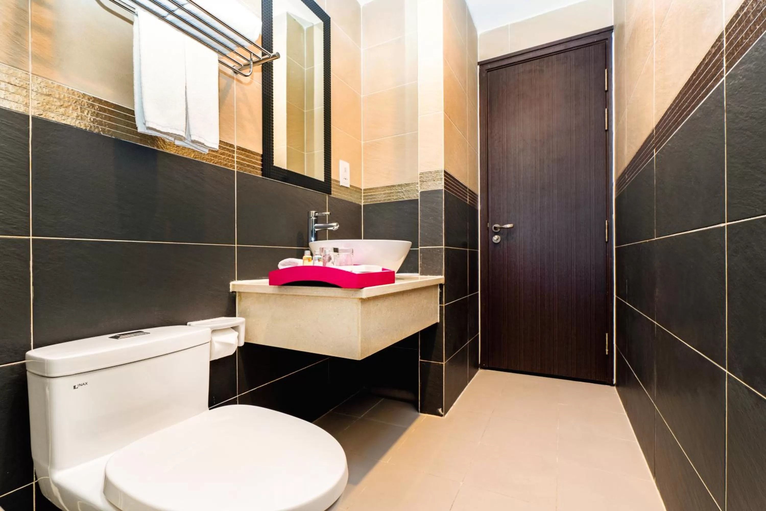 Toilet in Becamex Hotel New City