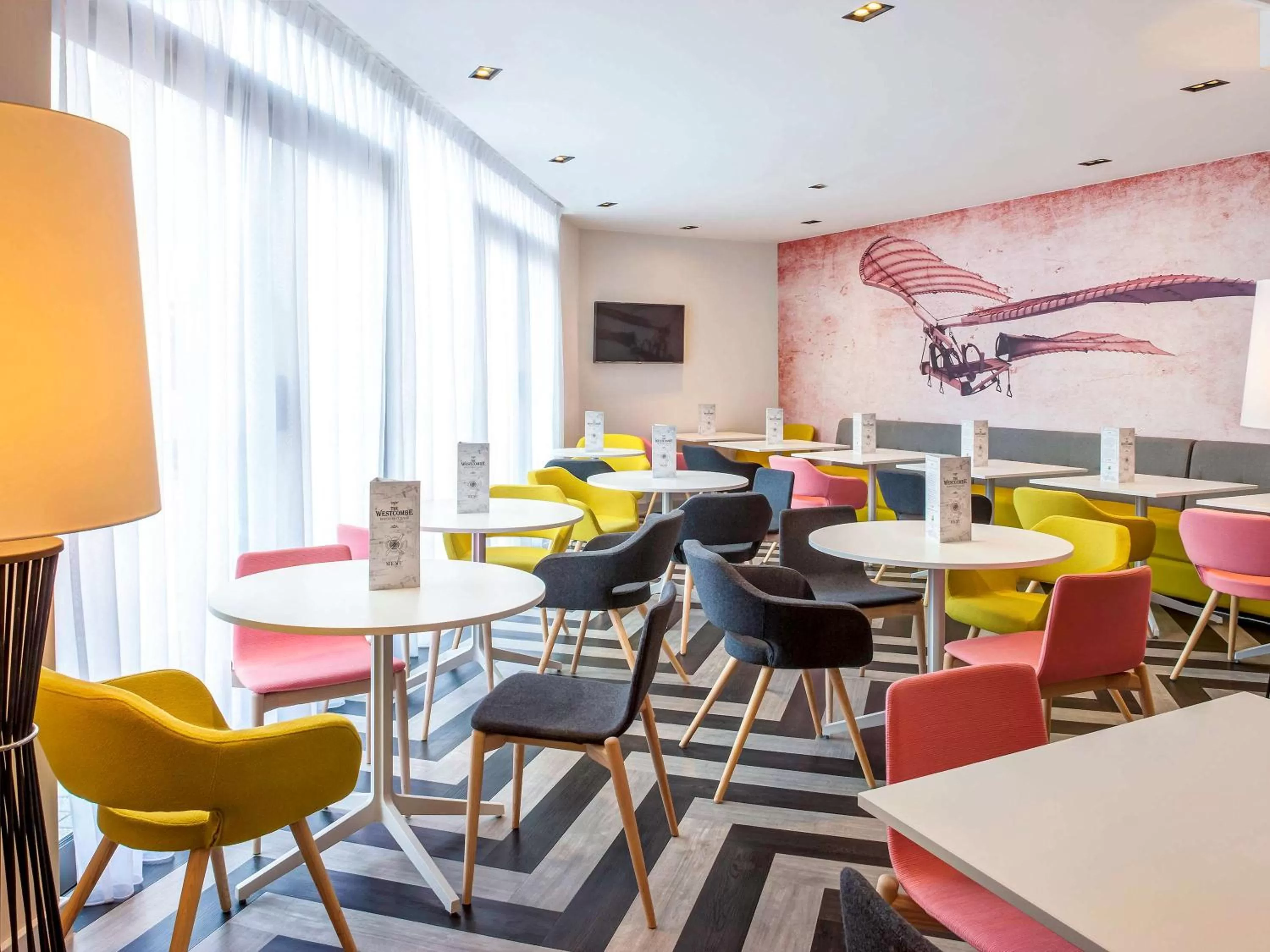 Restaurant/places to eat in ibis Styles London Heathrow Airport