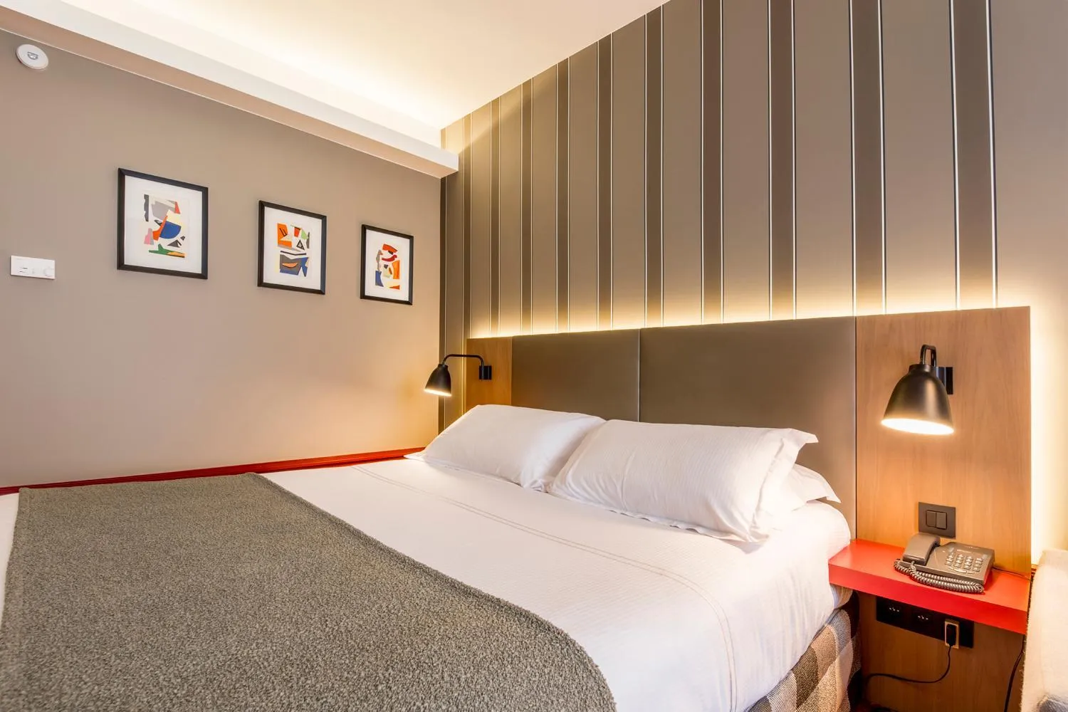 Bedroom, Bed in Hôtel Des Artistes