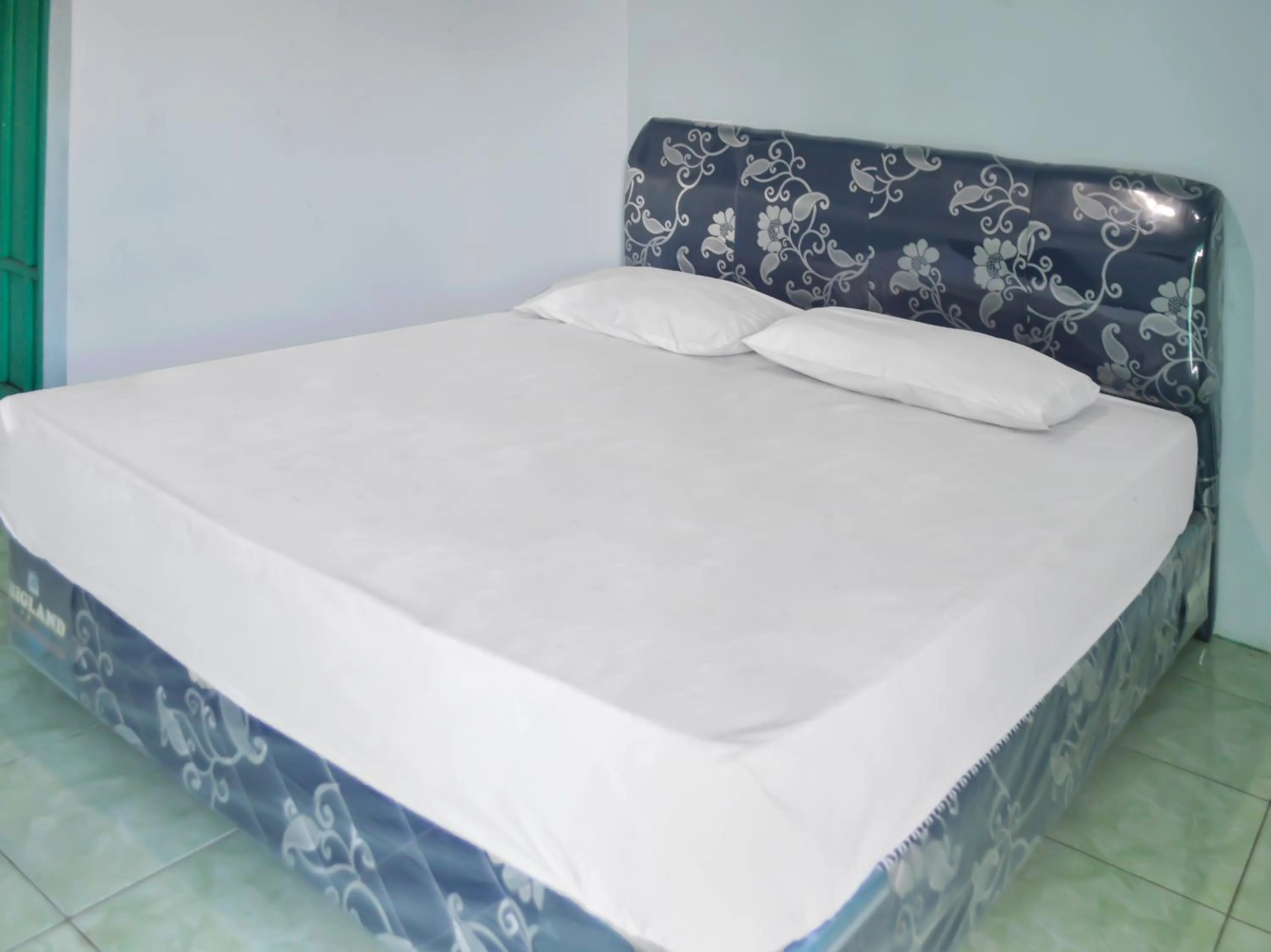 Bedroom, Bed in OYO 1745 Guest House Nur Aziziah Syariah 2