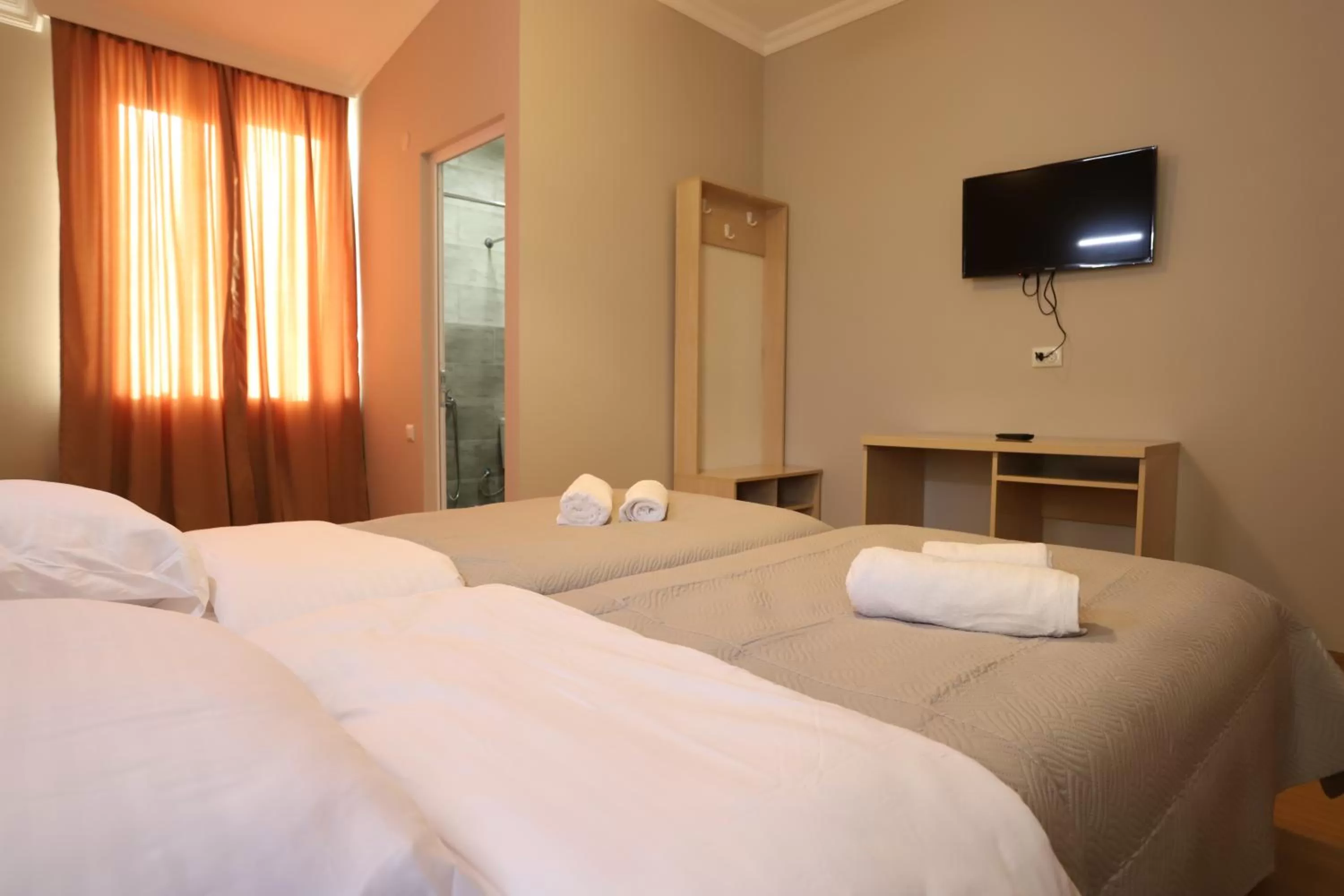 Photo of the whole room, Bed in Hotel Hollywood