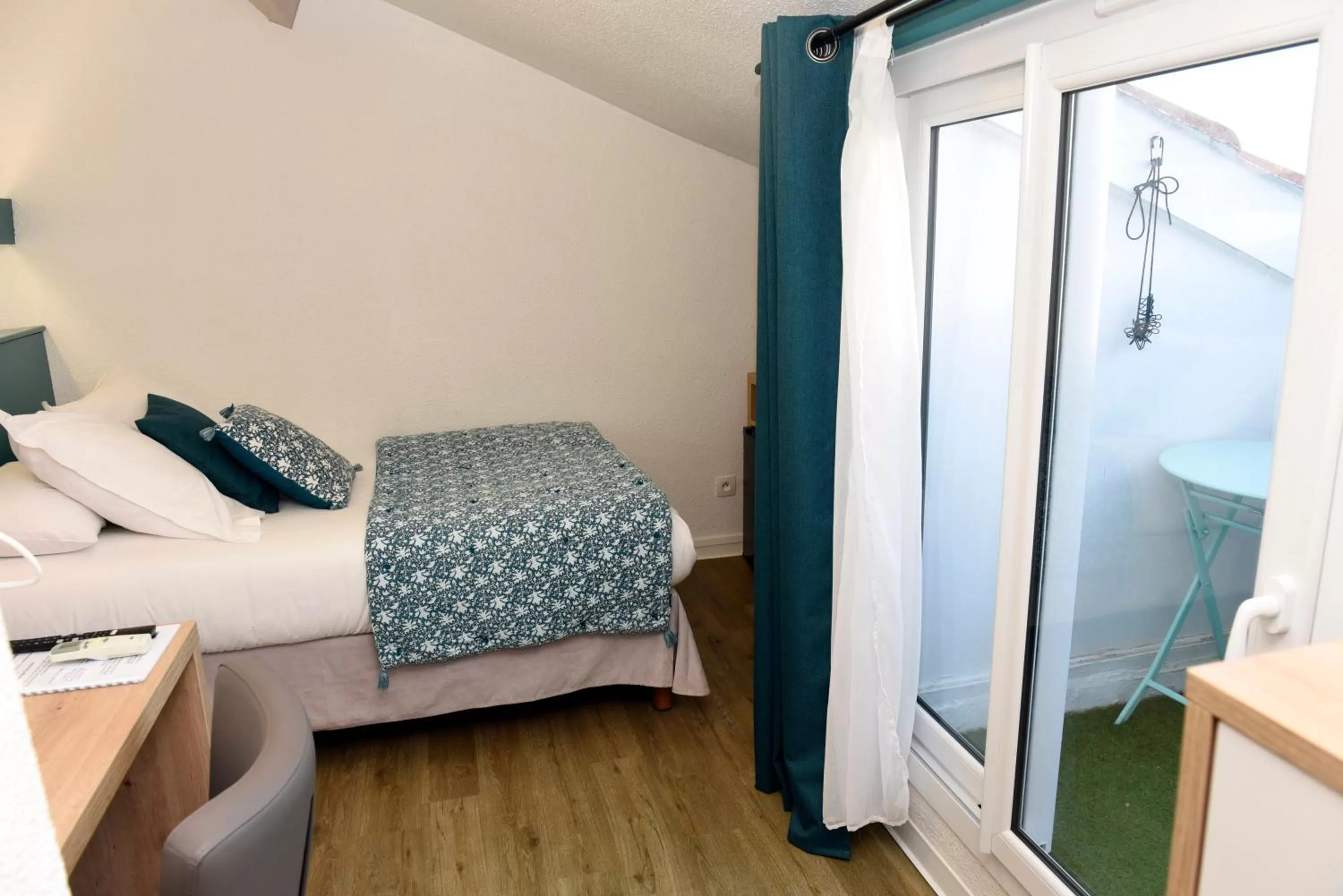 Bedroom in Azur Hôtel