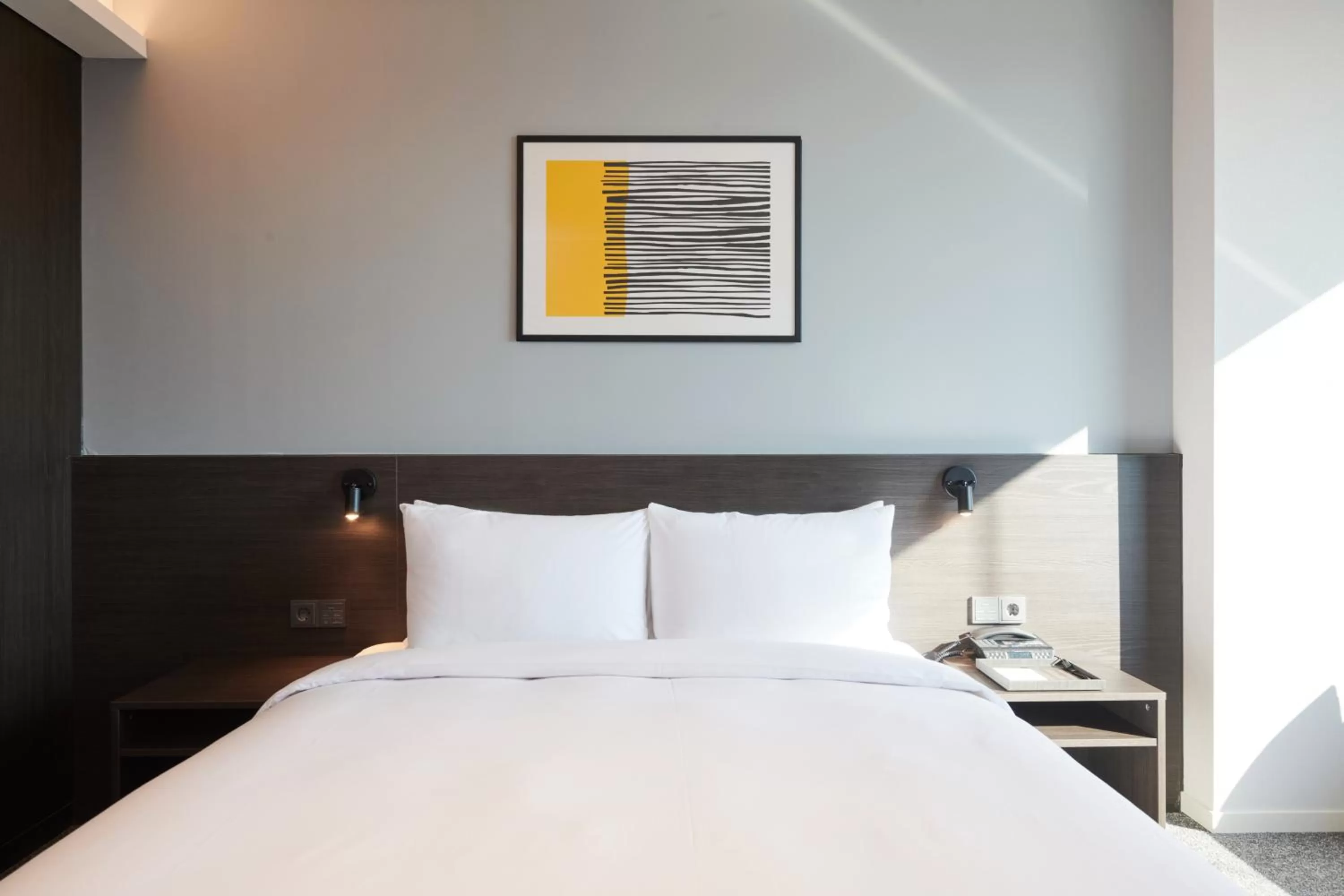 Bed in Nine Tree by Parnas Seoul Pangyo