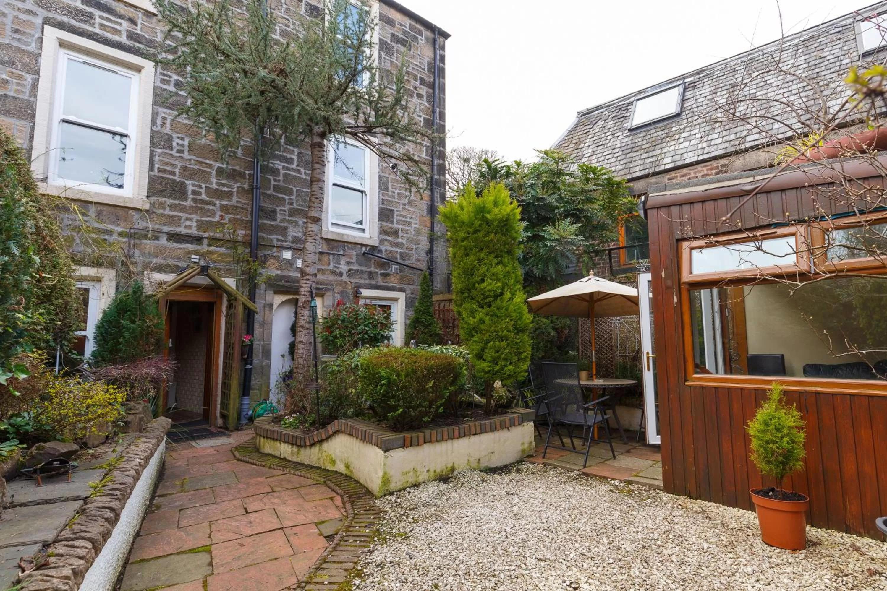 Property building in Castle Walk Bed & Breakfast