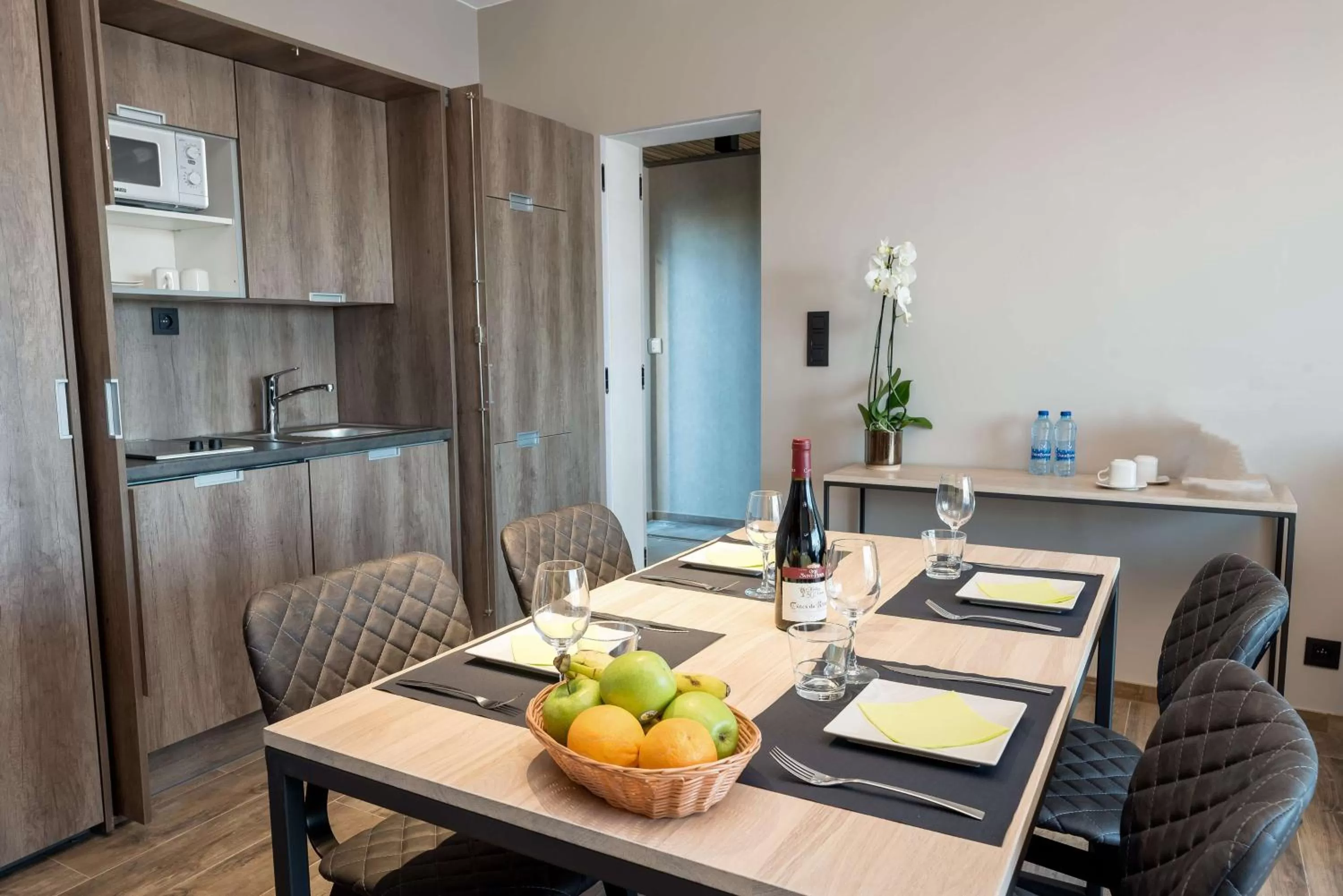 Photo of the whole room in Golden Lakes Hotel