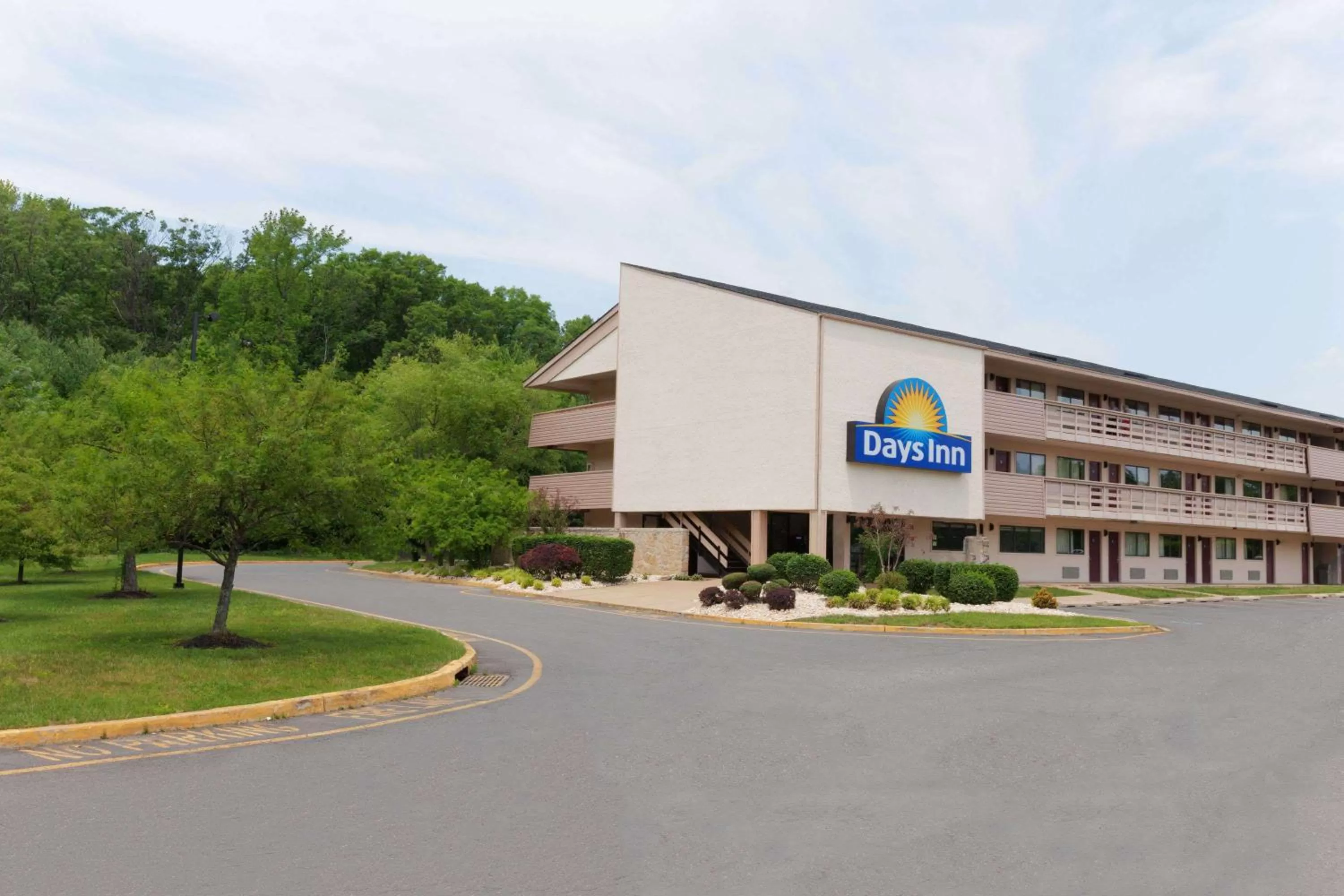 Property building in Days Inn by Wyndham Monmouth Junction-S Brunswick-Princeton