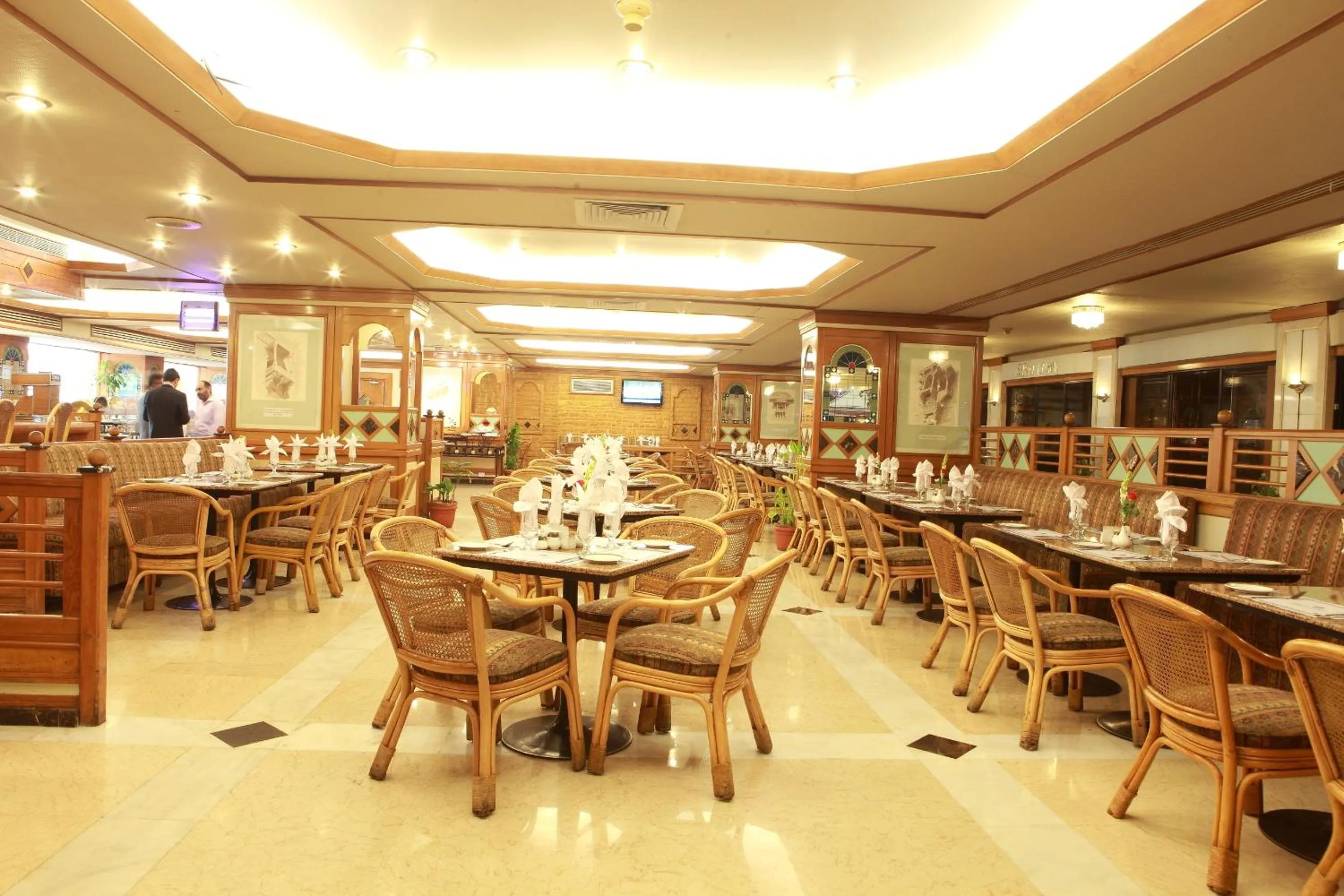 Restaurant/places to eat in Regent Plaza Hotel & Convention Center