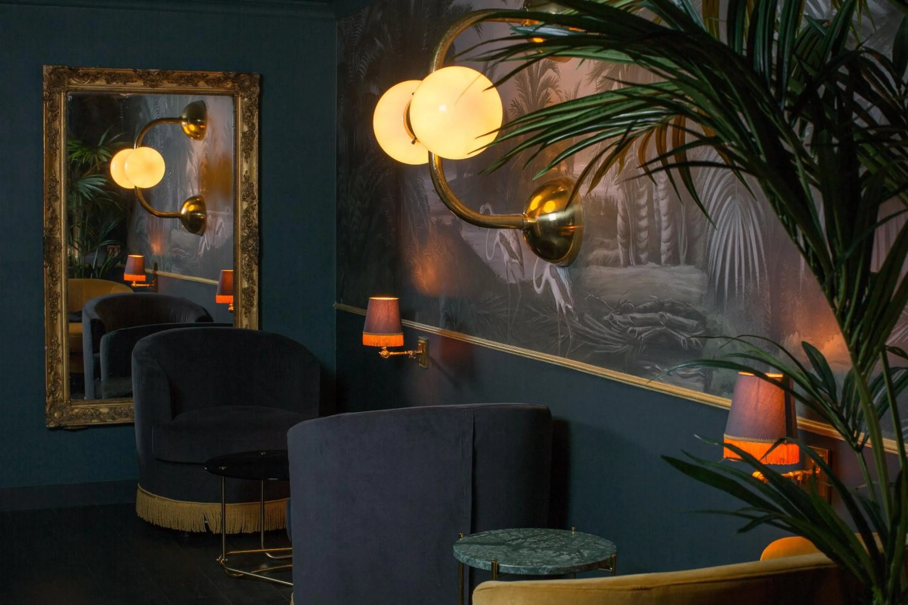 Breakfast in Snob Hotel