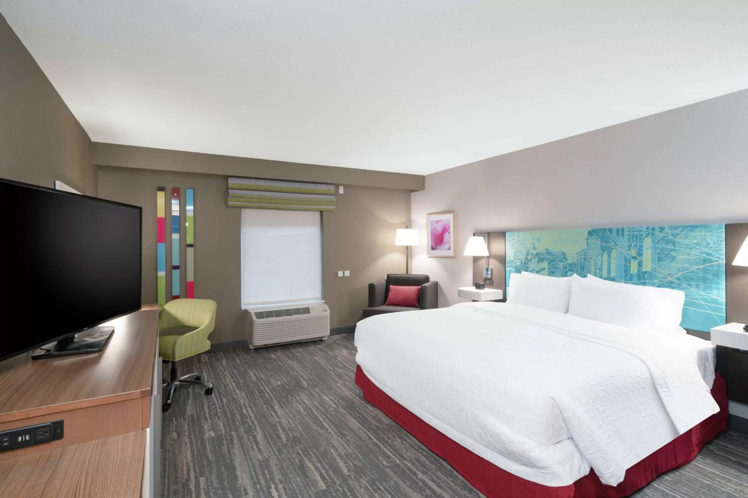 Bedroom, Bed in Hampton Inn Weston, WV